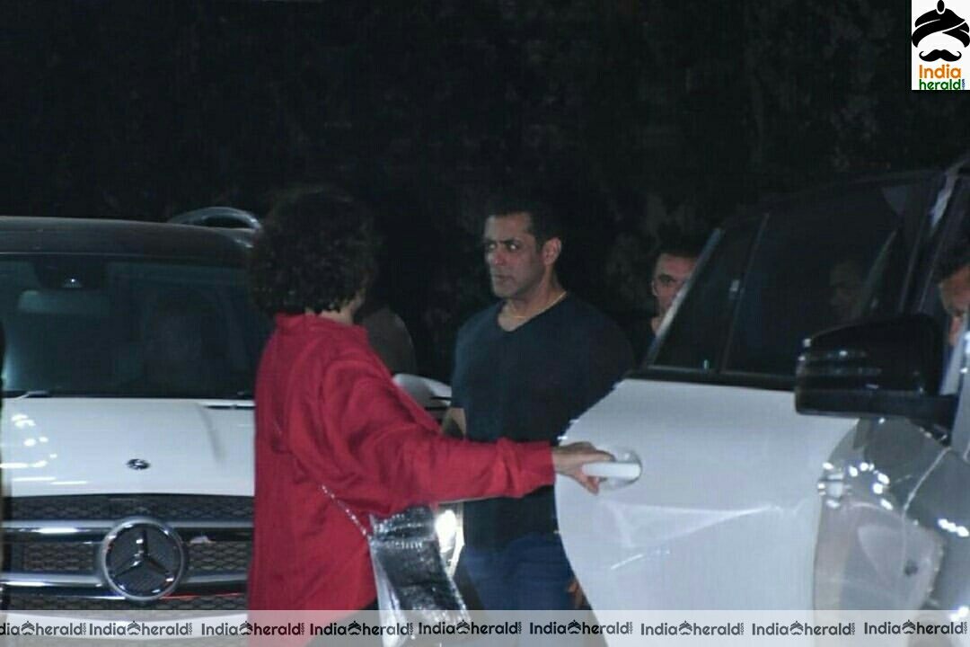 Salman Khan And Others At Helen Birthday Party At Sohail Khan House In Bandra Set 2