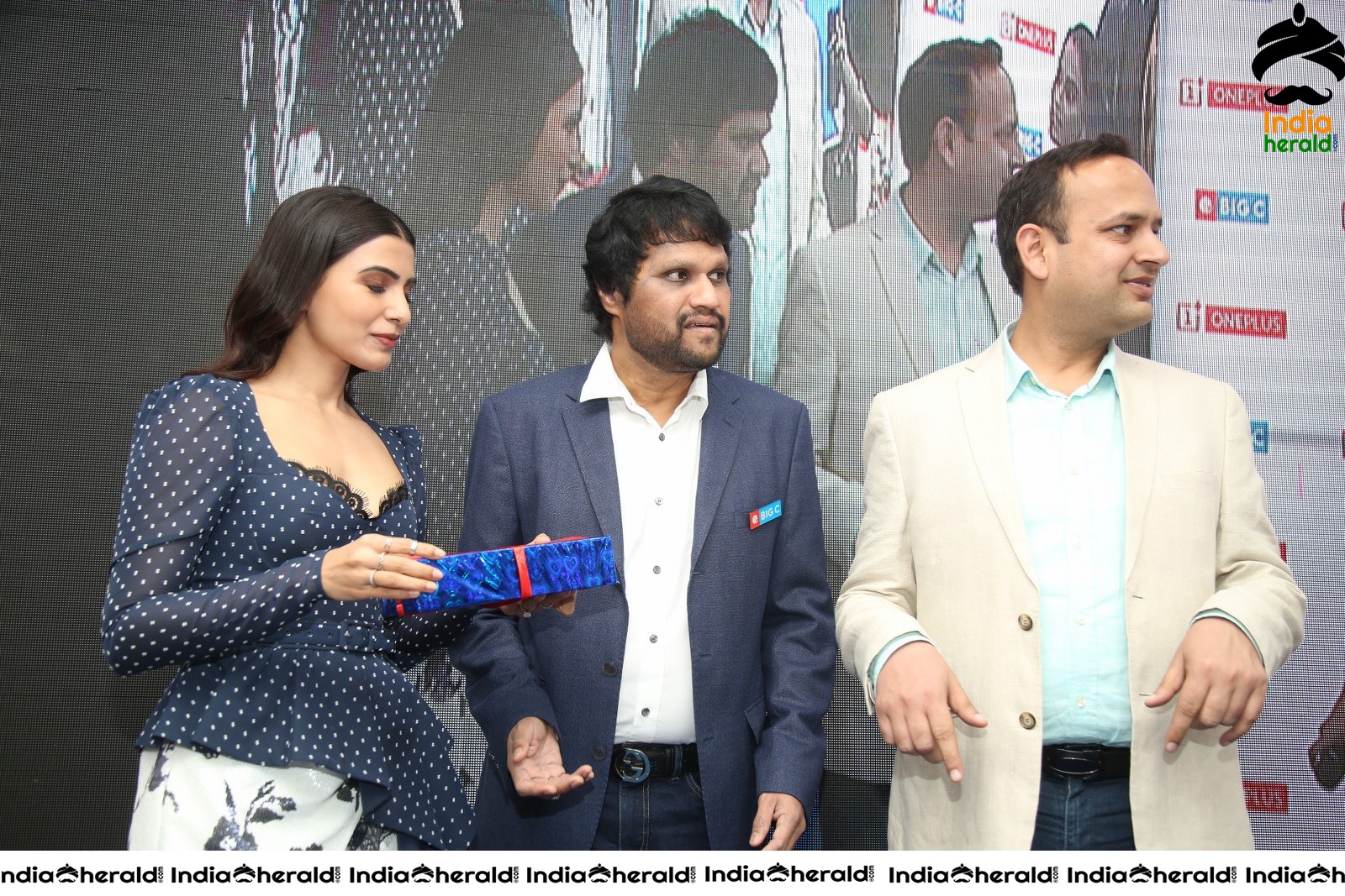 Samantha Hot and Sexy at the Launch of Oneplus Mobiles At Big C Set 2