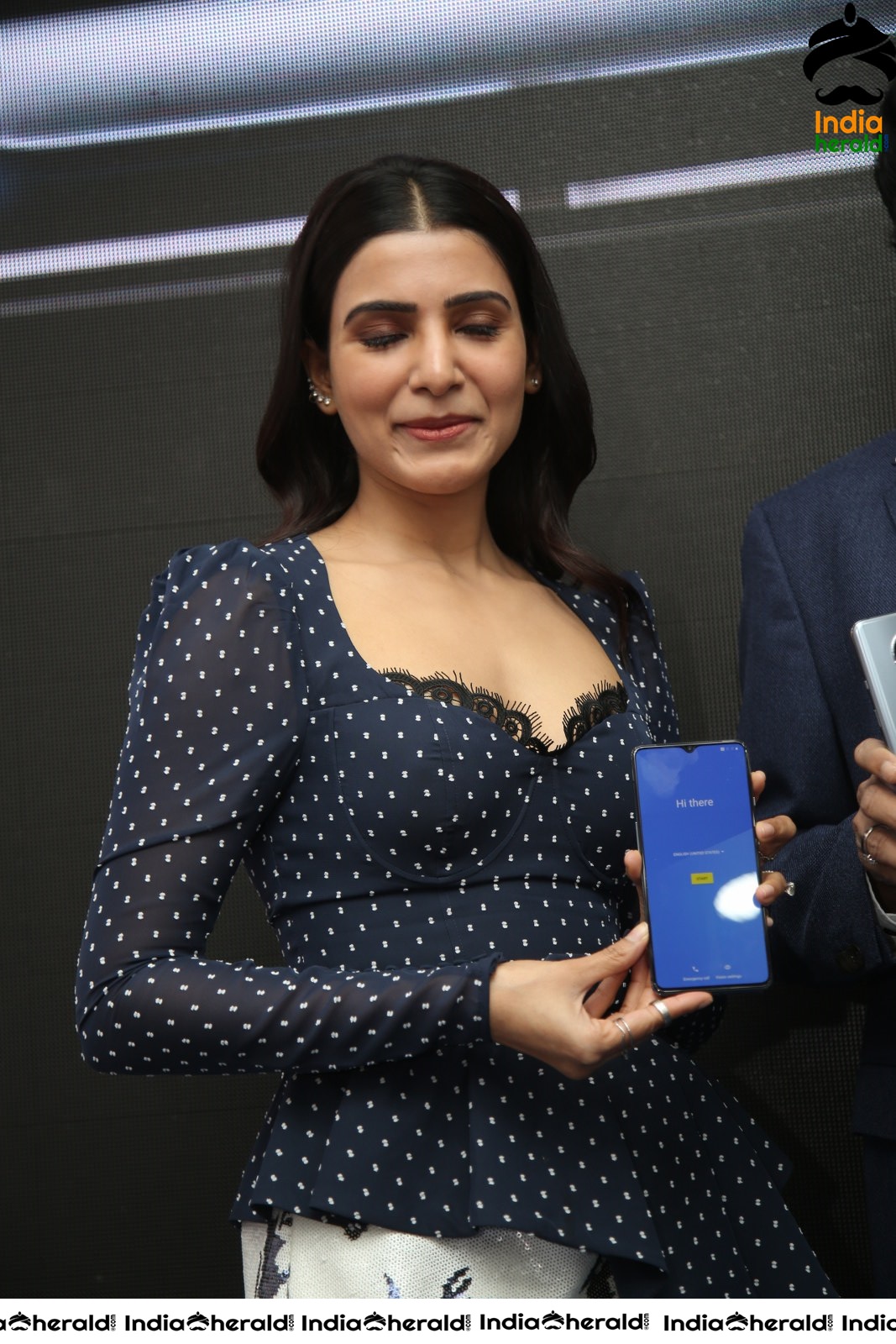 Samantha Hot and Sexy at the Launch of Oneplus Mobiles At Big C Set 5