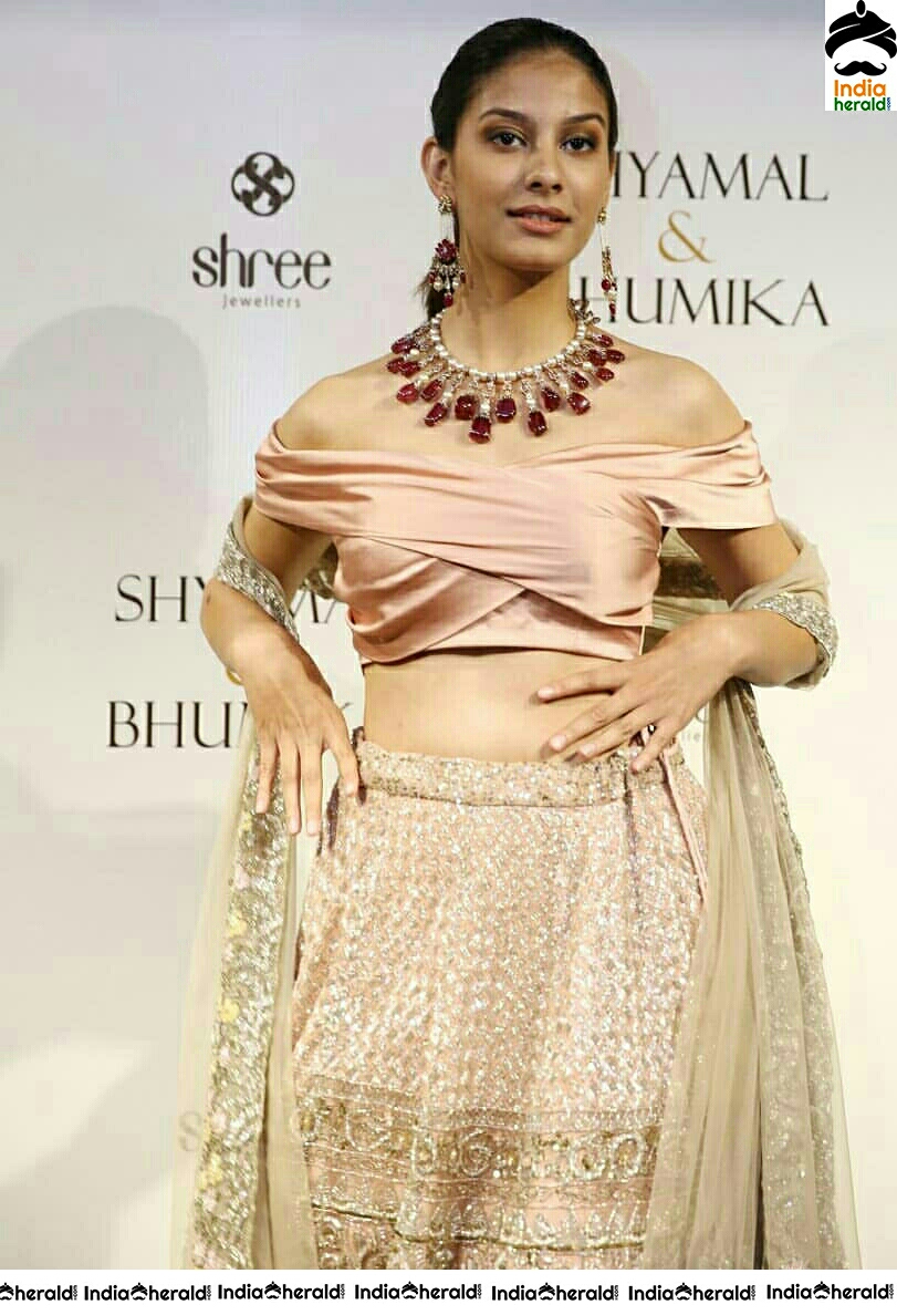 Samantha Is Showstopper At Shyamal And Bhumika Flagstore Launch In Hyderabad