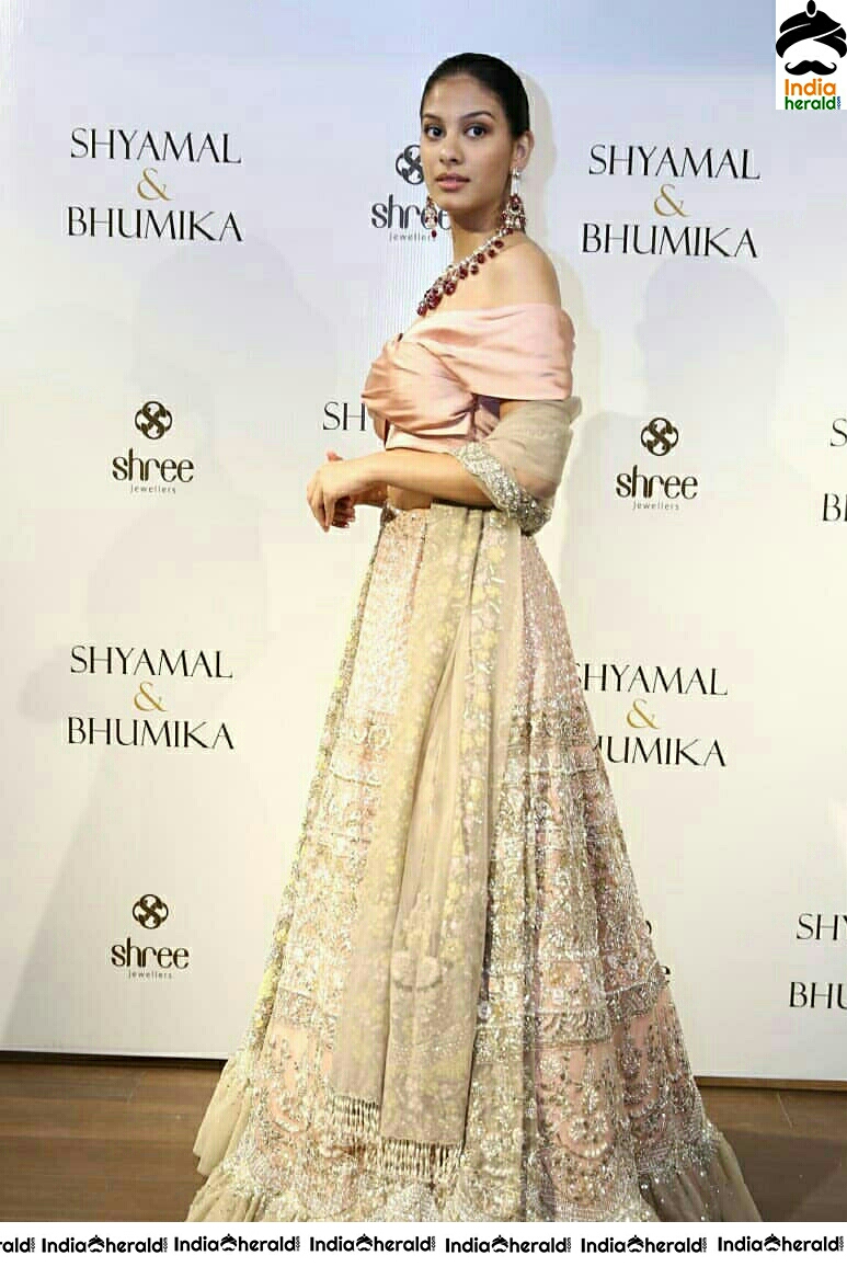 Samantha Is Showstopper At Shyamal And Bhumika Flagstore Launch In Hyderabad