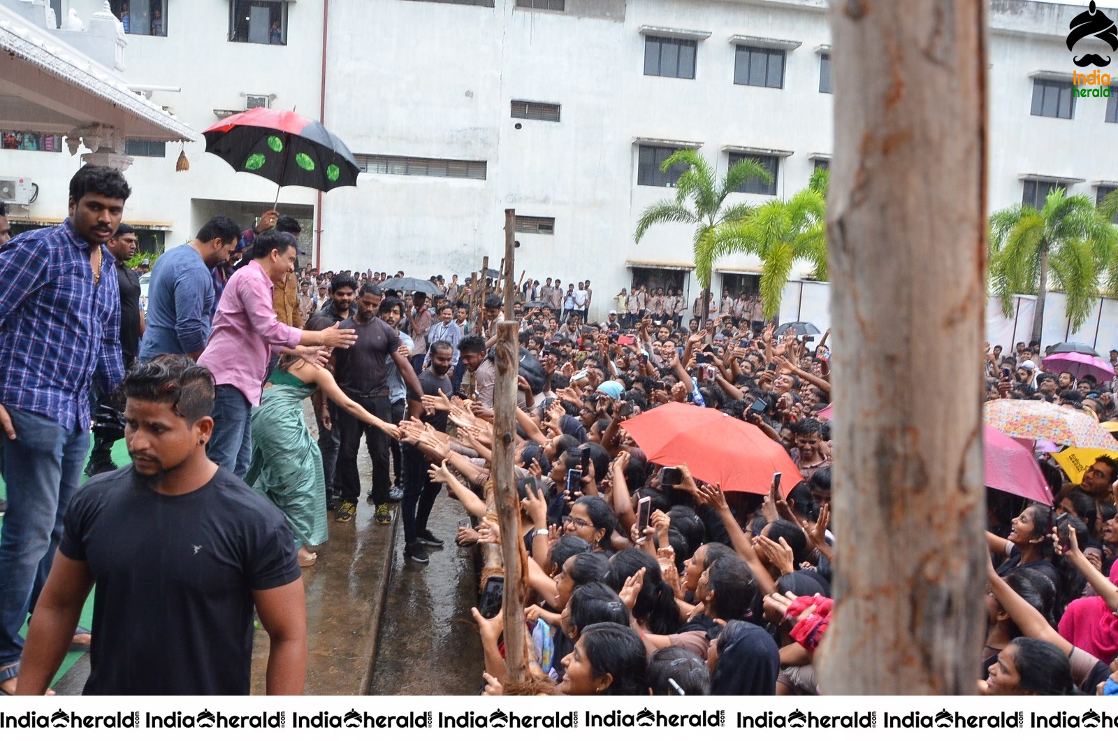 Samantha with Sharwanand and Producer Dil Raju at Vizag Raghu Engineering College Set 1