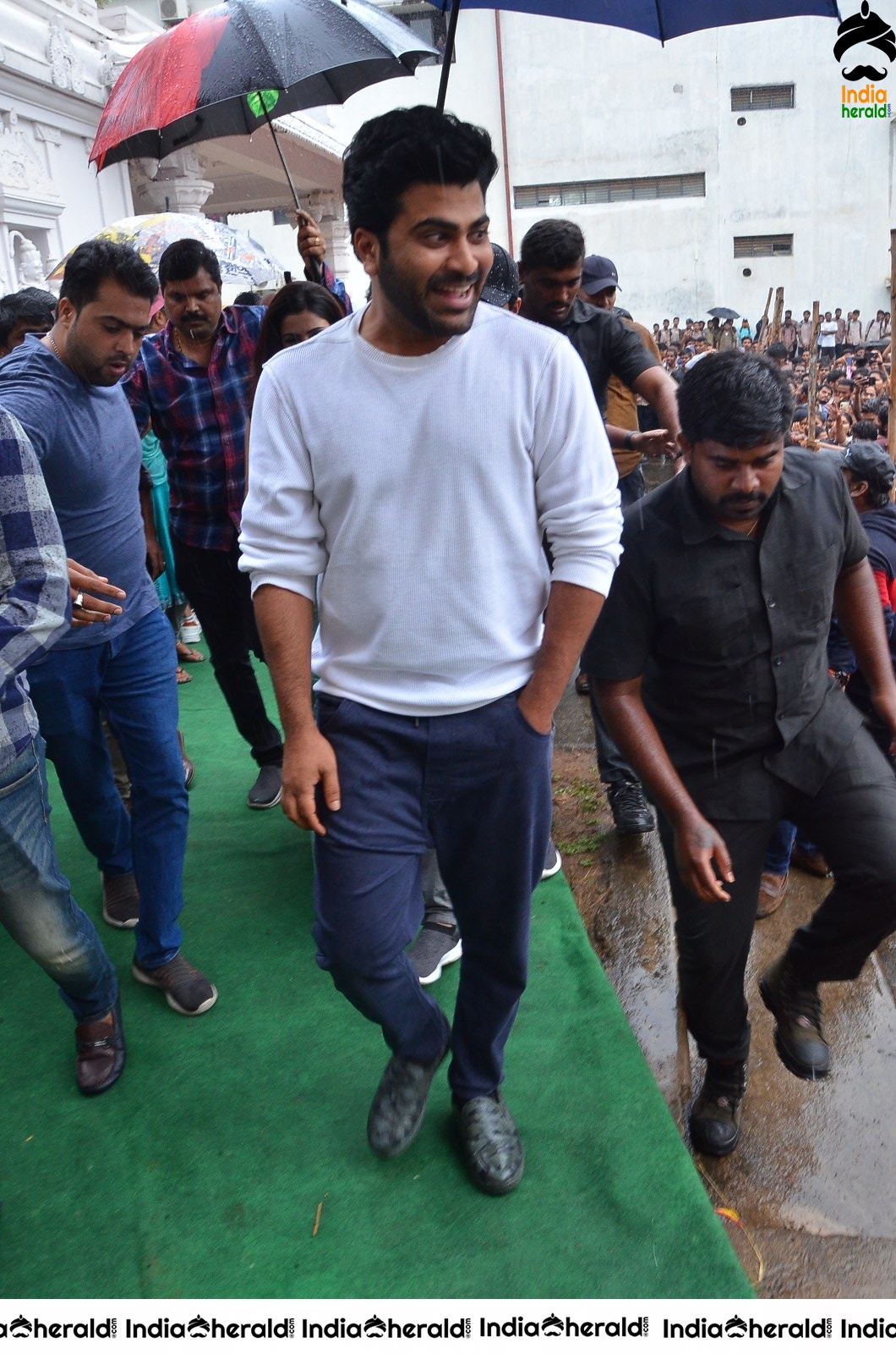 Samantha with Sharwanand and Producer Dil Raju at Vizag Raghu Engineering College Set 1