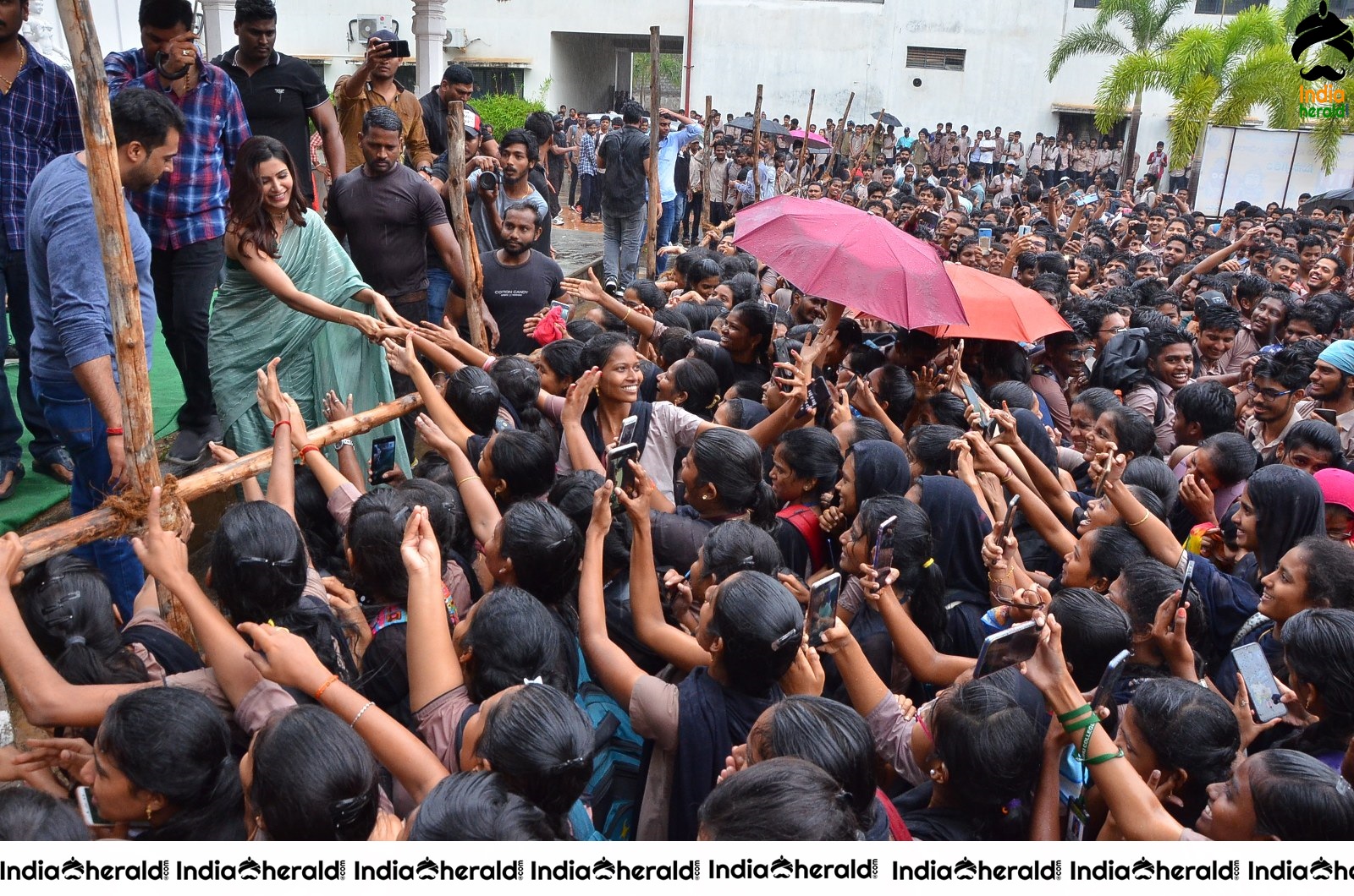 Samantha with Sharwanand and Producer Dil Raju at Vizag Raghu Engineering College Set 1