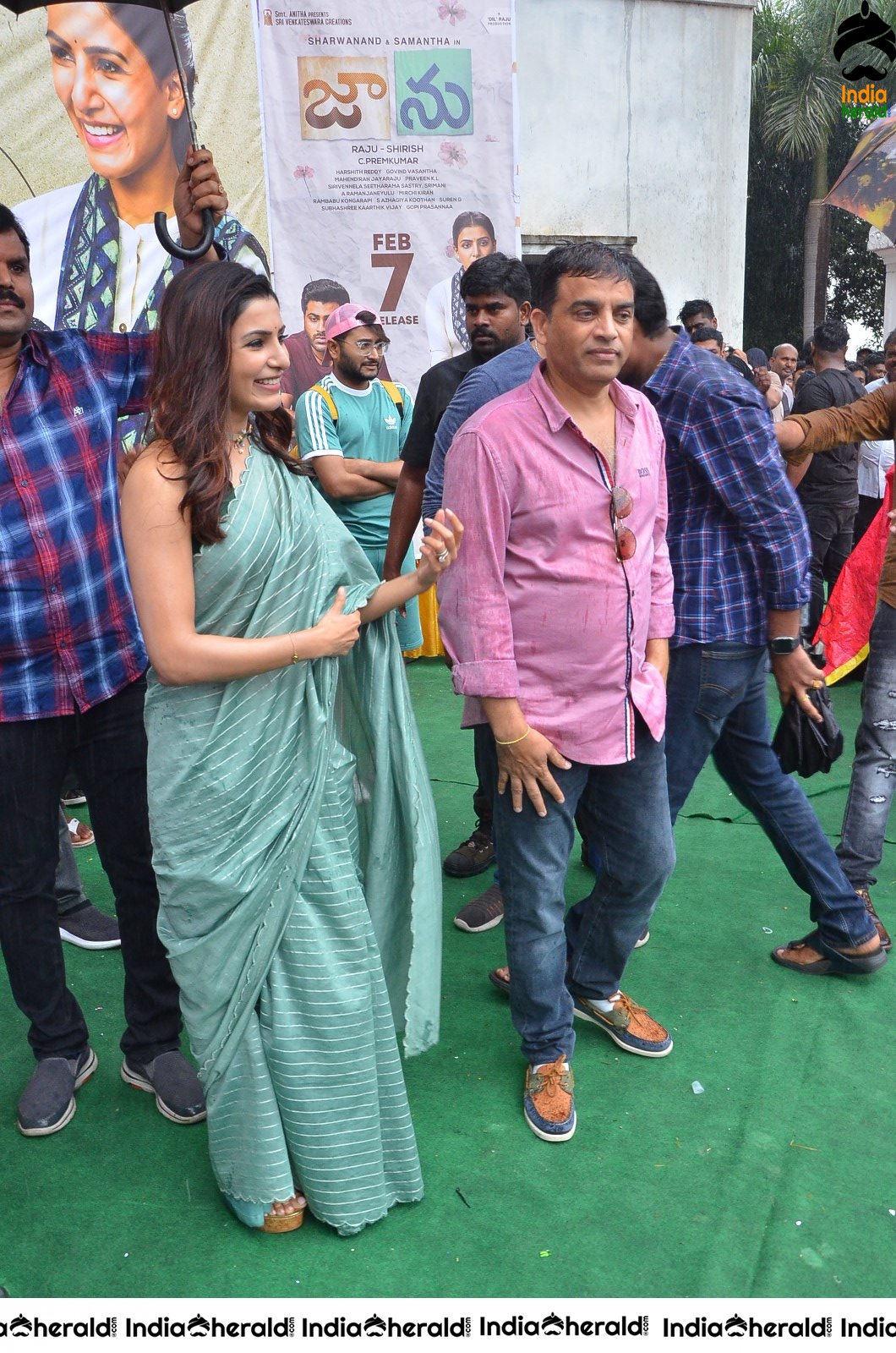 Samantha with Sharwanand and Producer Dil Raju at Vizag Raghu Engineering College Set 2