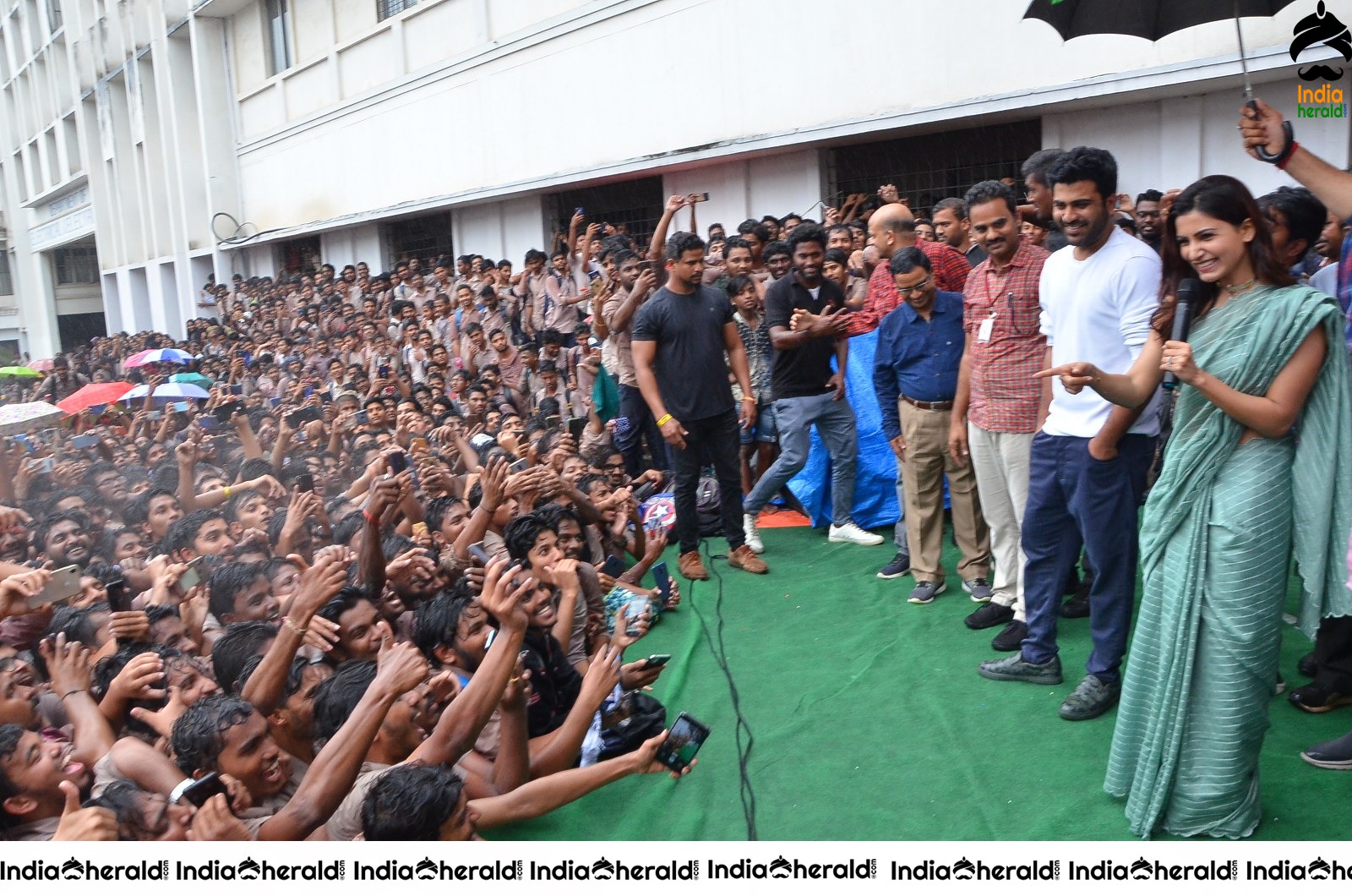 Samantha with Sharwanand and Producer Dil Raju at Vizag Raghu Engineering College Set 2