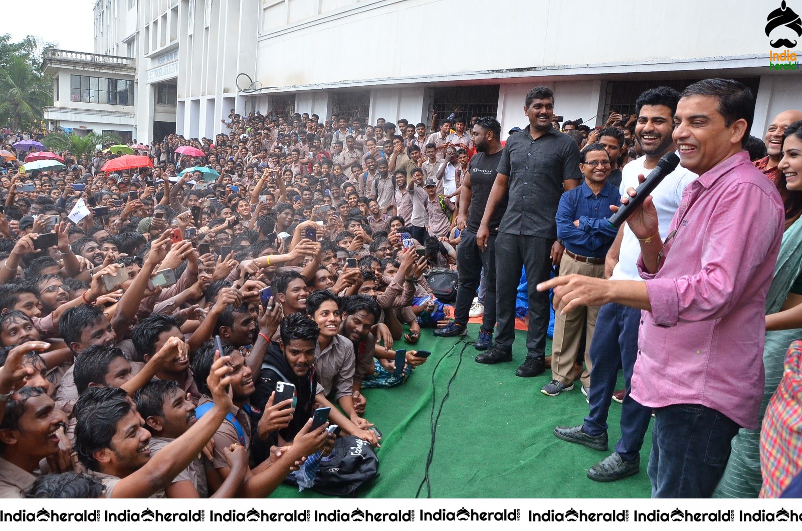 Samantha with Sharwanand and Producer Dil Raju at Vizag Raghu Engineering College Set 3