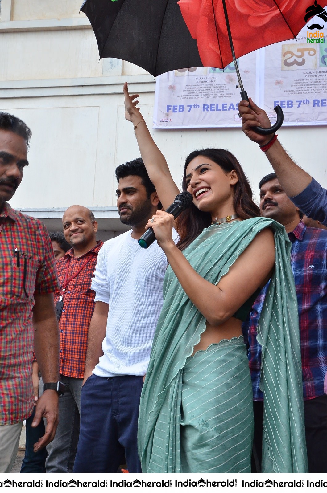 Samantha with Sharwanand and Producer Dil Raju at Vizag Raghu Engineering College Set 3