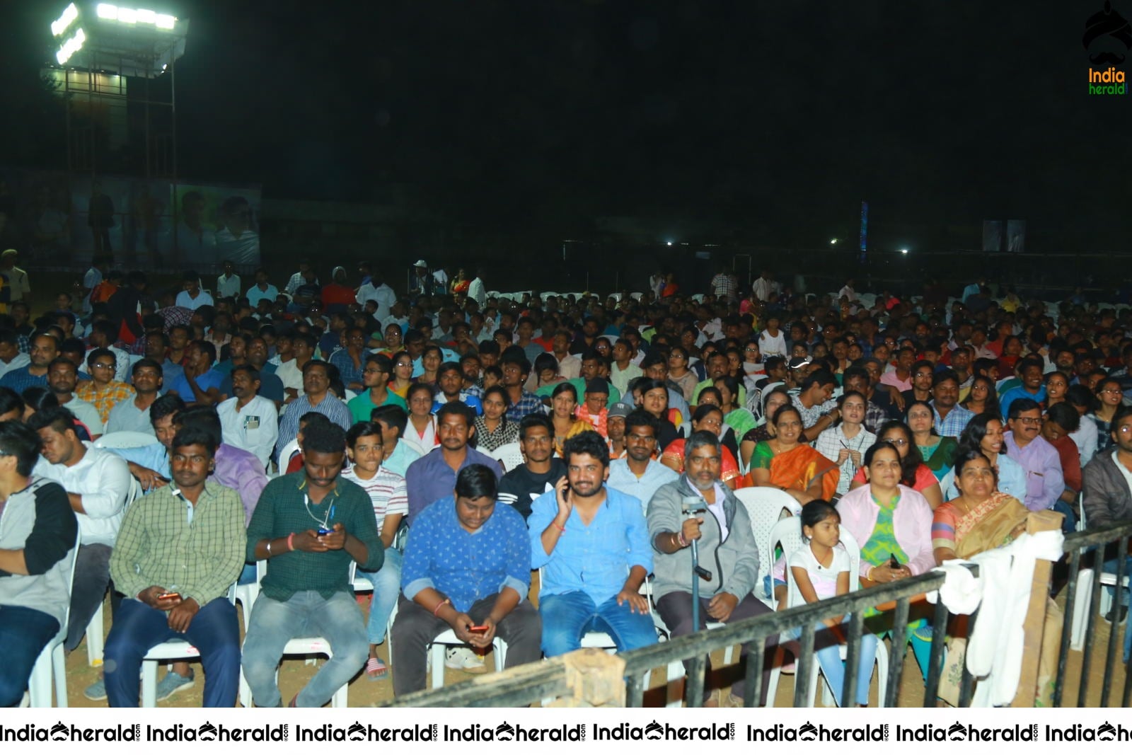 Sarileru Neeku Evvaru Blockbustka Baap Celebrations Set 2