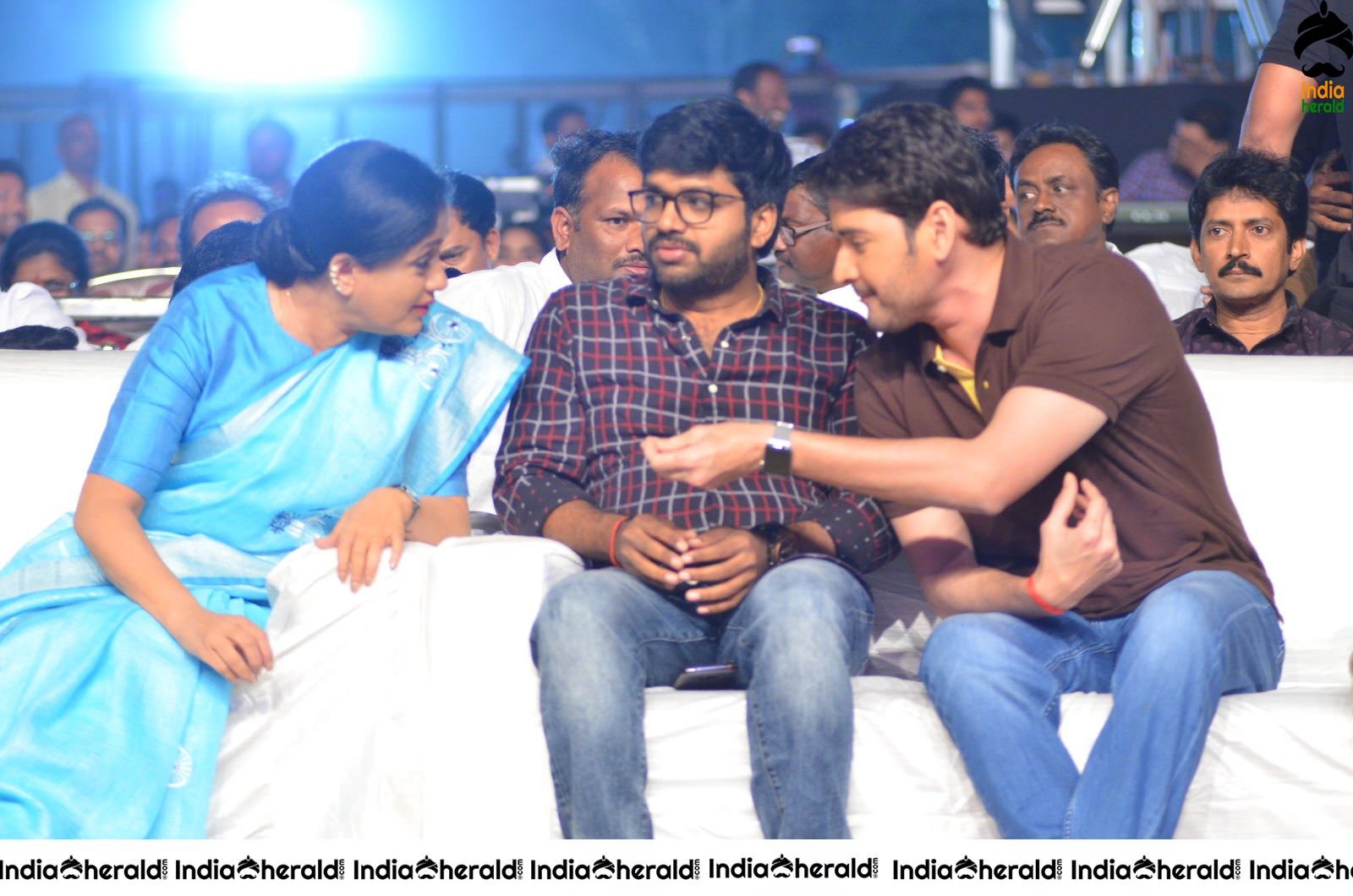 Sarileru Neeku Evvaru Blockbustka Baap Celebrations Set 7