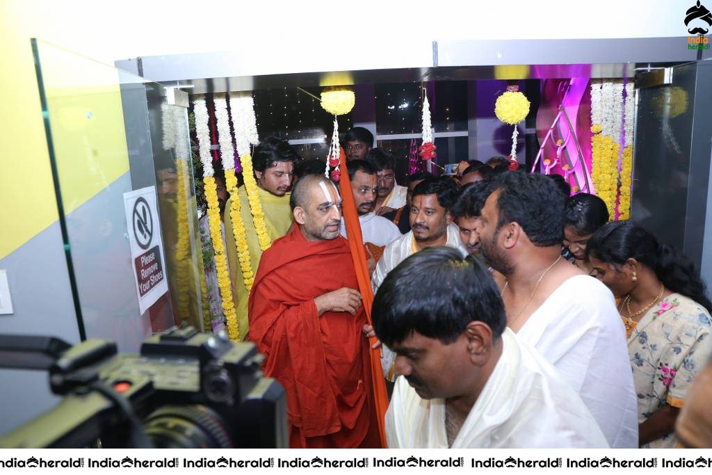 Shri Tridandi Srimannarayana Ramanuja Chinna Jeeyar Swamy launched space vision groups Set 1