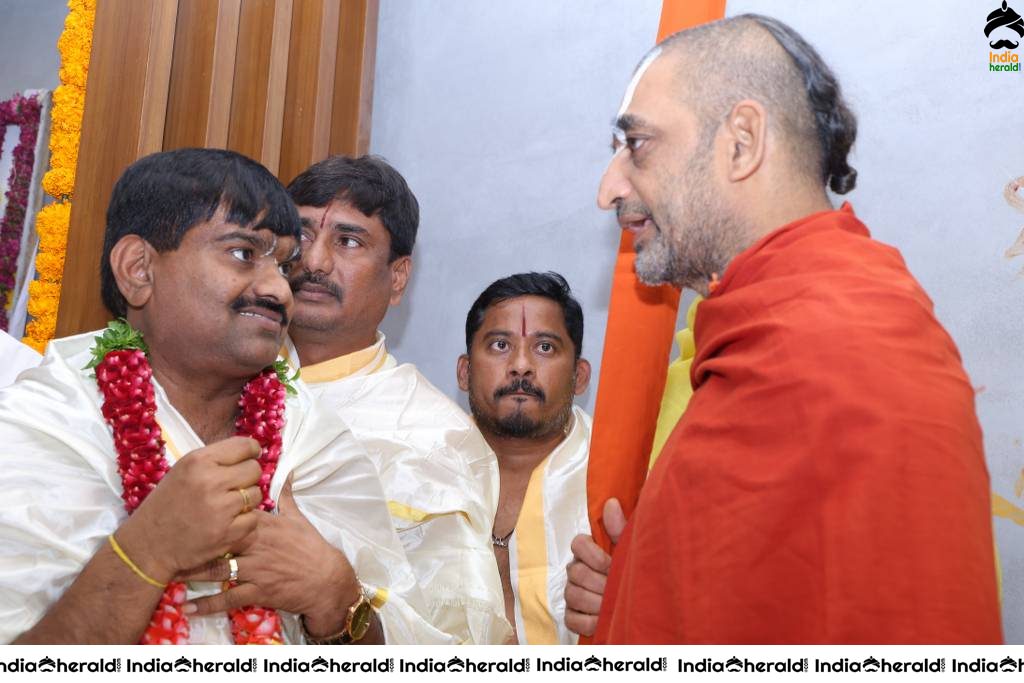 Shri Tridandi Srimannarayana Ramanuja Chinna Jeeyar Swamy launched space vision groups Set 1