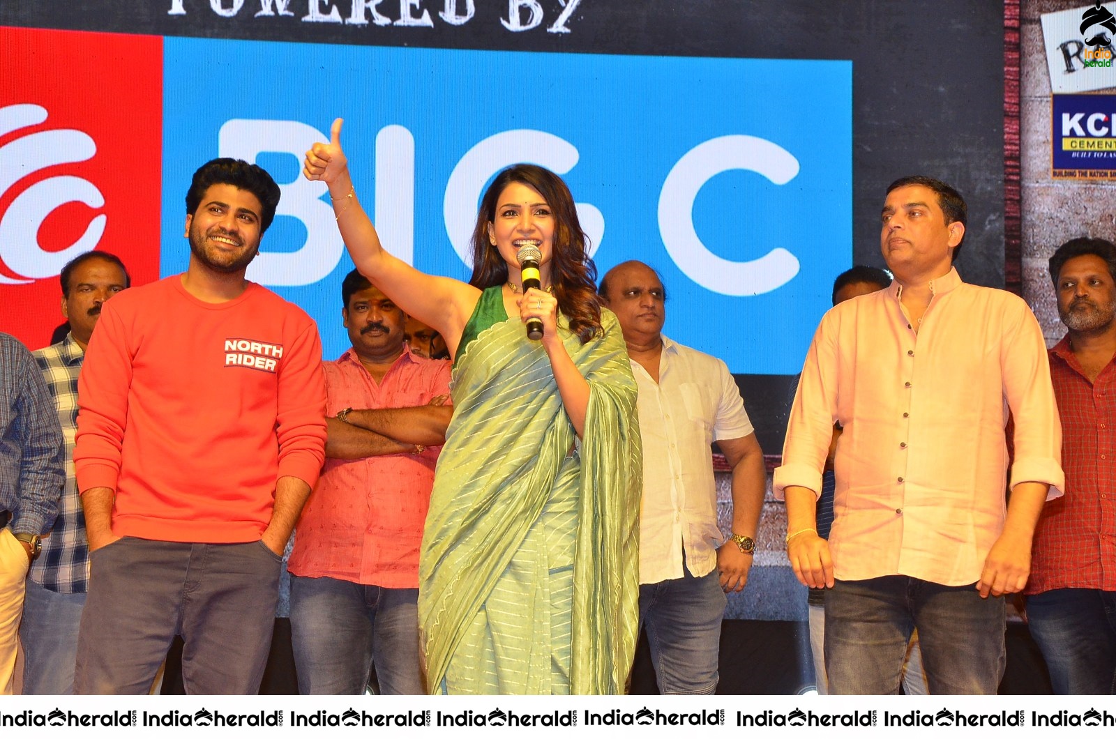 Some Unseen Stills of Samantha in Green Saree from Jaanu event Set 1