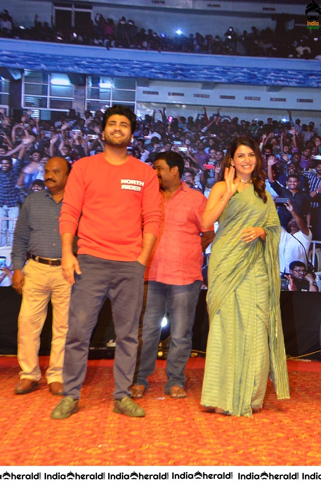 Some Unseen Stills of Samantha in Green Saree from Jaanu event Set 2