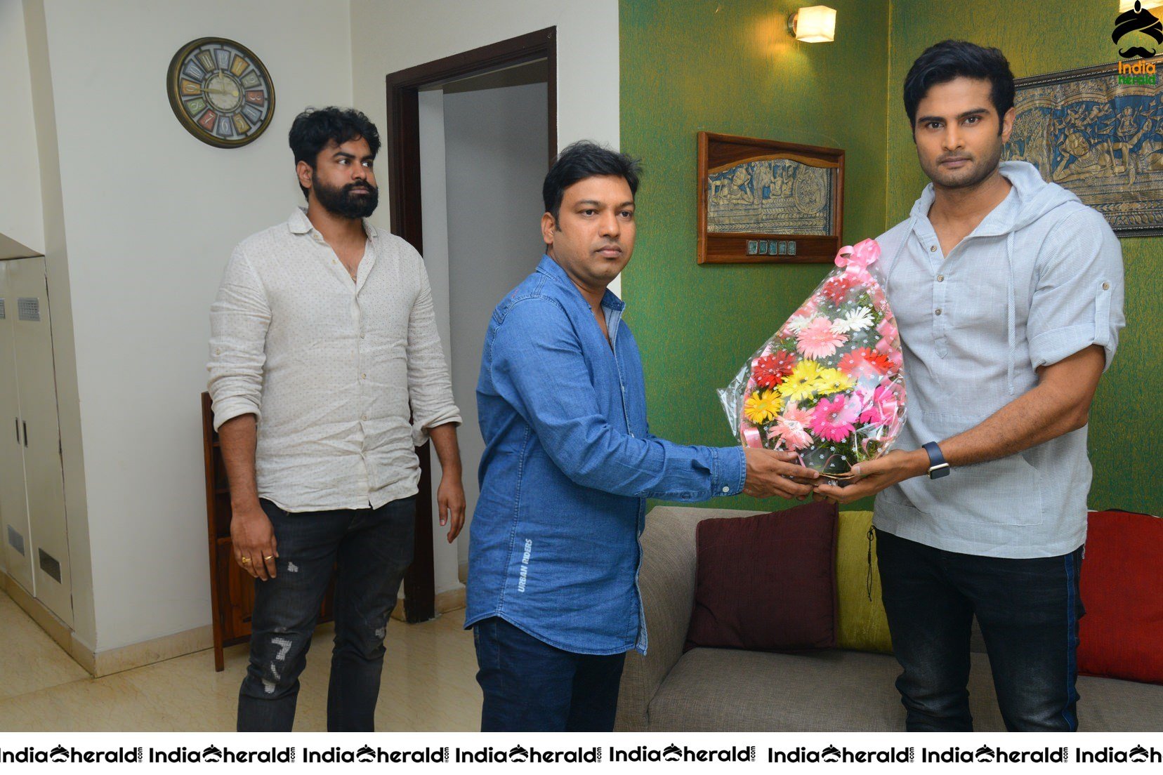 Sudheer Babu releases Hemant arts Pichodu trailer