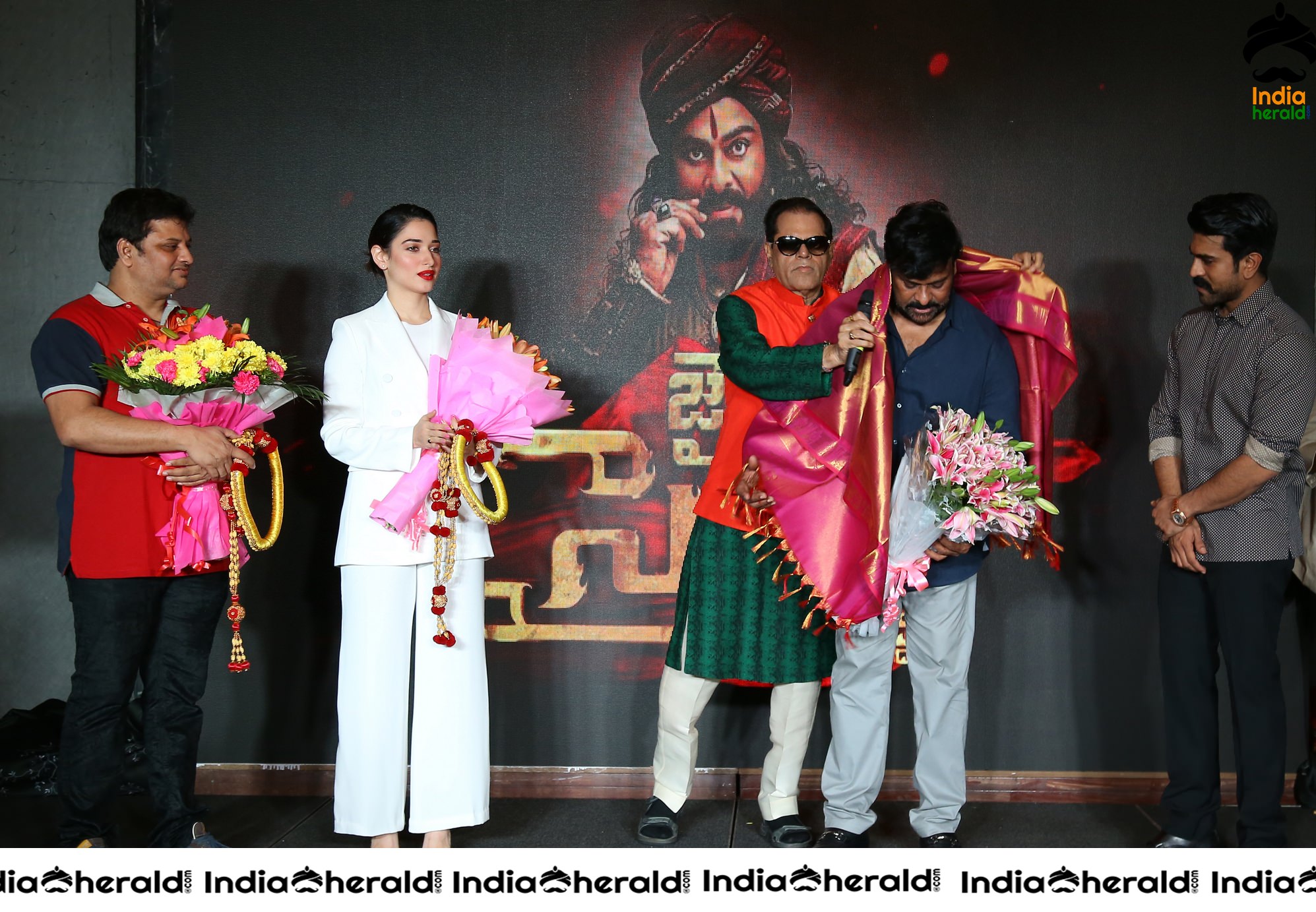 T Subbirami Reddy Felicitates Sye Raa Team And Hails Chiranjeevi Set 3