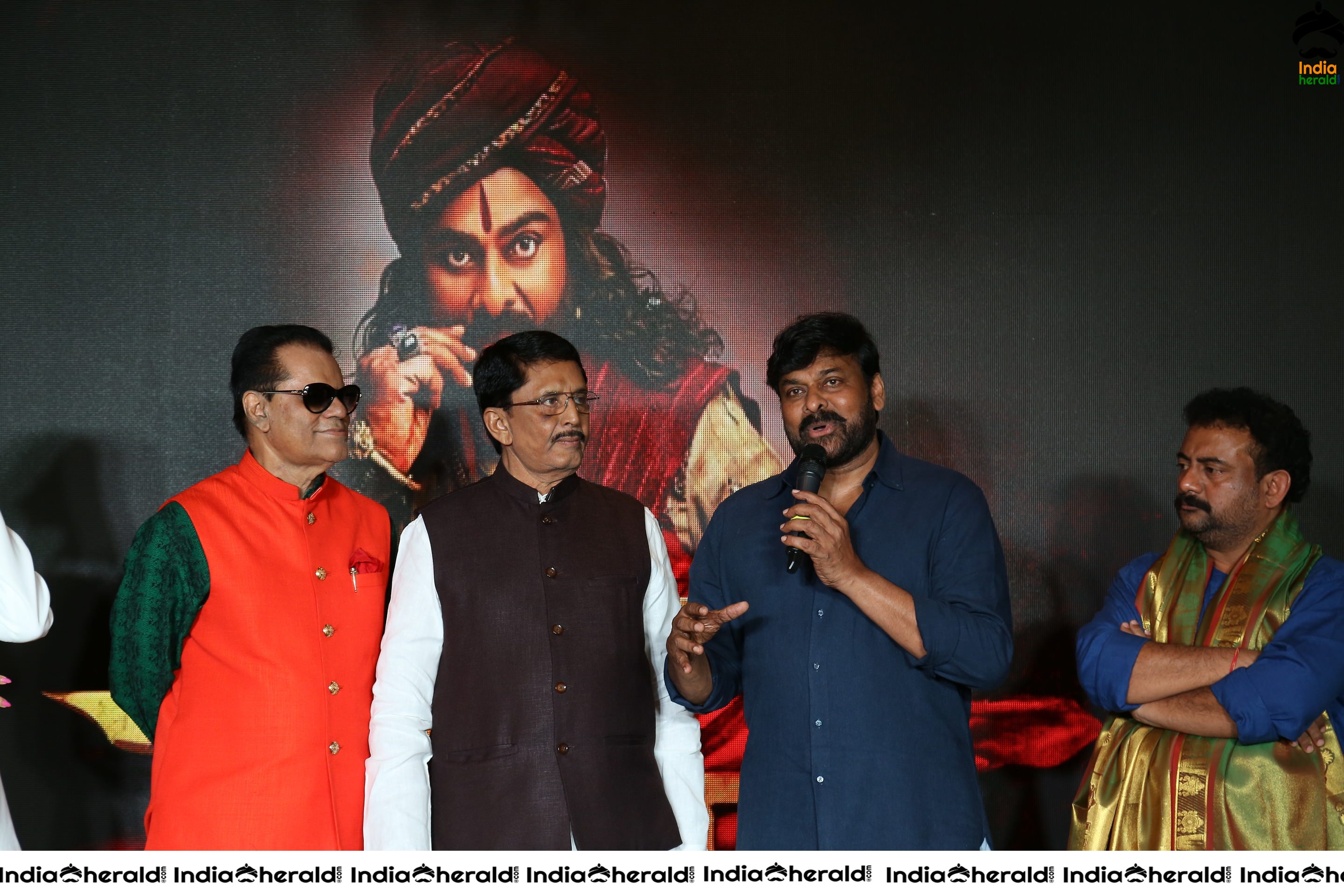 T Subbirami Reddy felicitates Sye Raa Team and hails Chiranjeevi Set 4