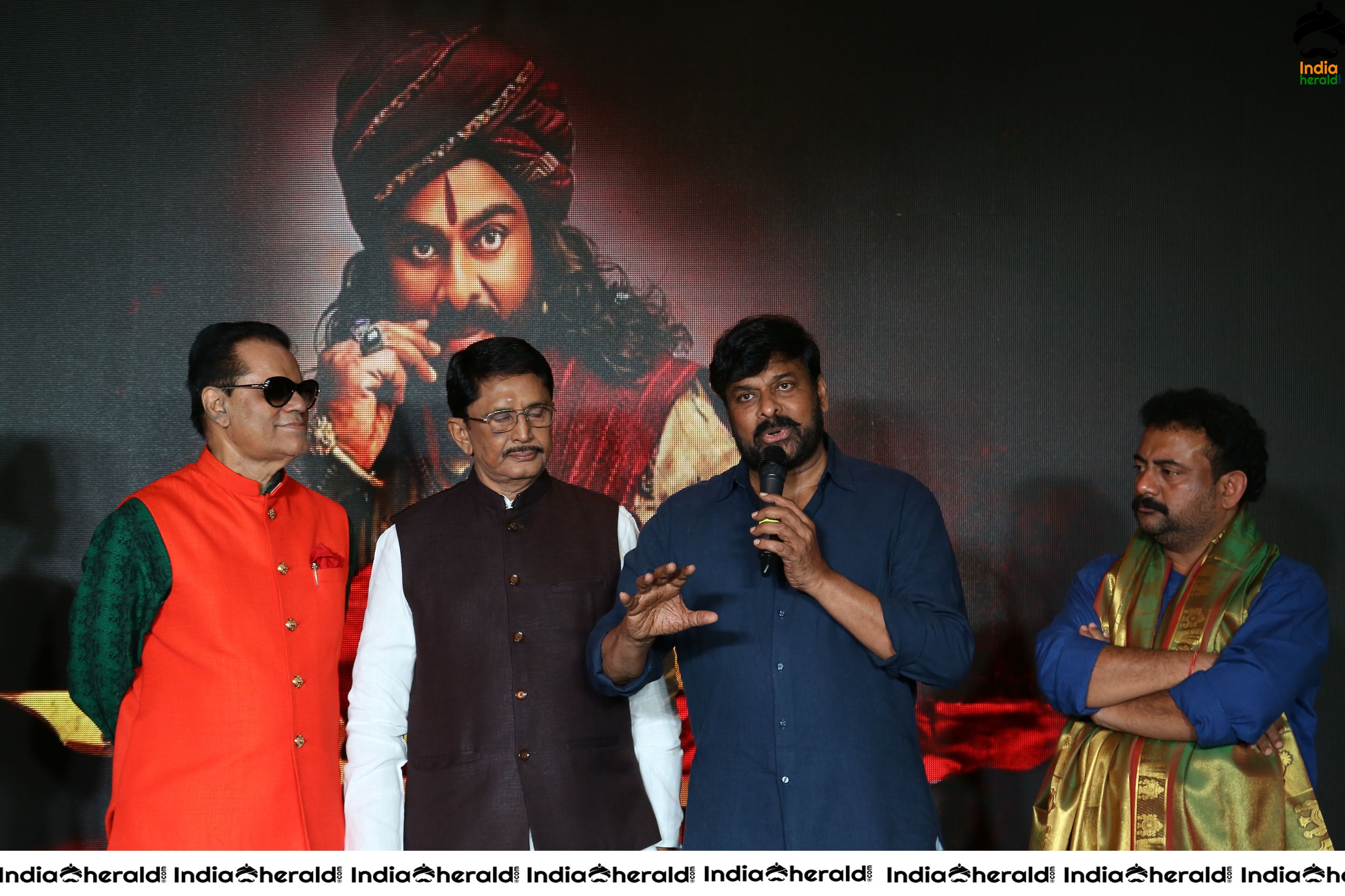 T Subbirami Reddy felicitates Sye Raa Team and hails Chiranjeevi Set 4