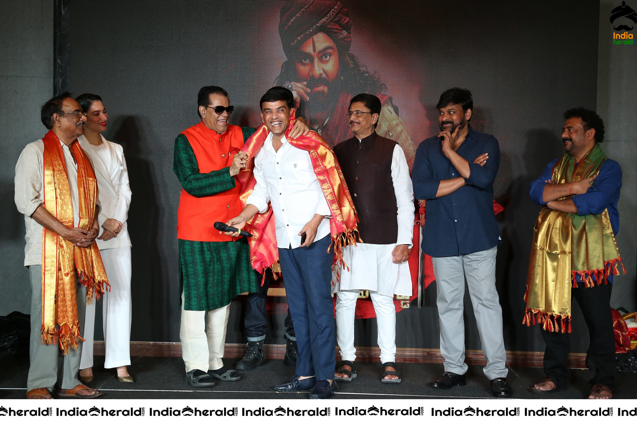 T Subbirami Reddy felicitates Sye Raa Team and hails Chiranjeevi Set 4