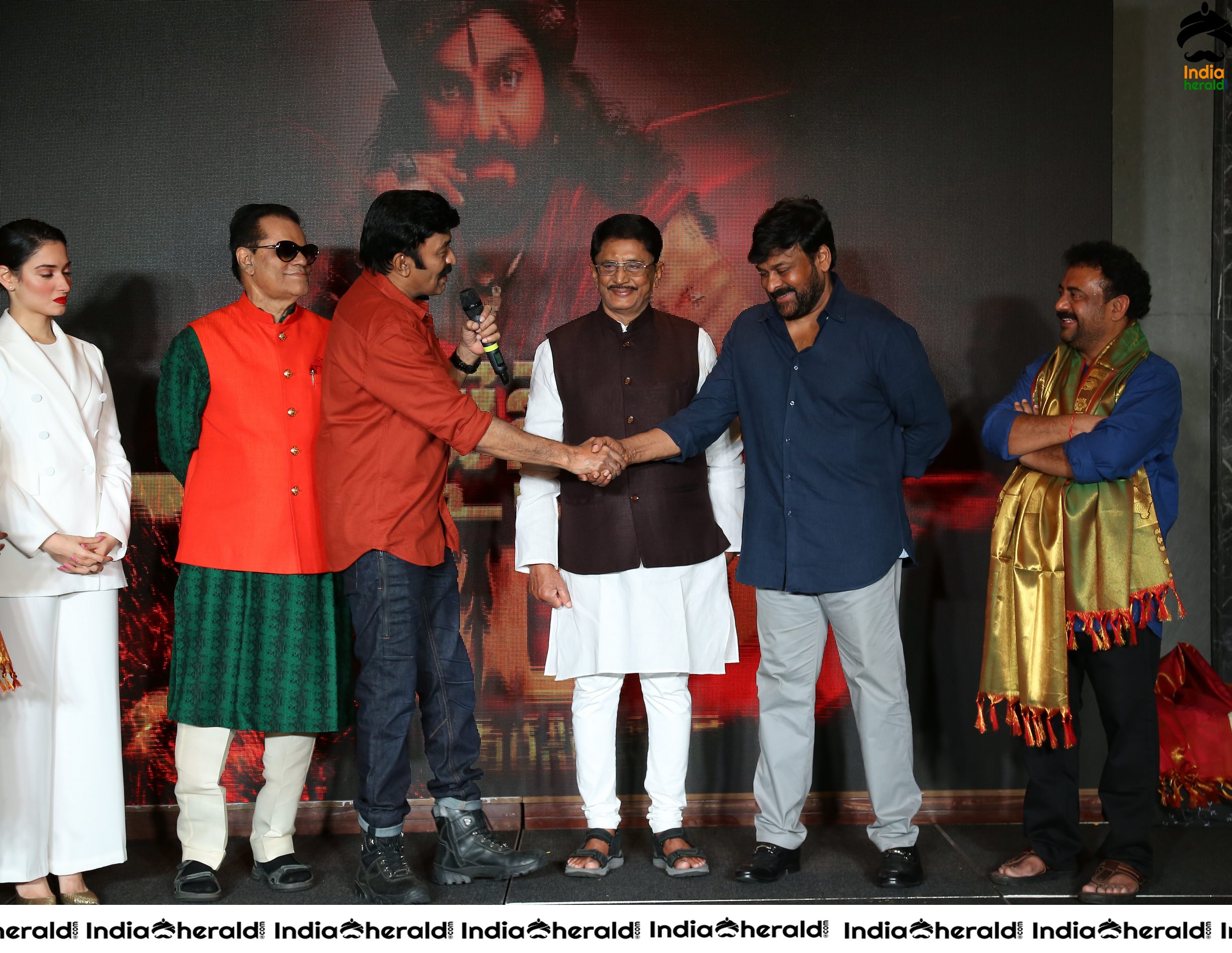 T Subbirami Reddy felicitates Sye Raa Team and hails Chiranjeevi Set 4