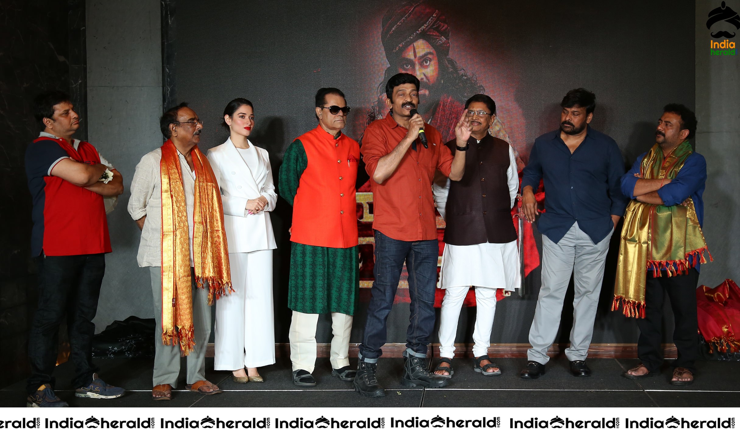 T Subbirami Reddy felicitates Sye Raa Team and hails Chiranjeevi Set 4