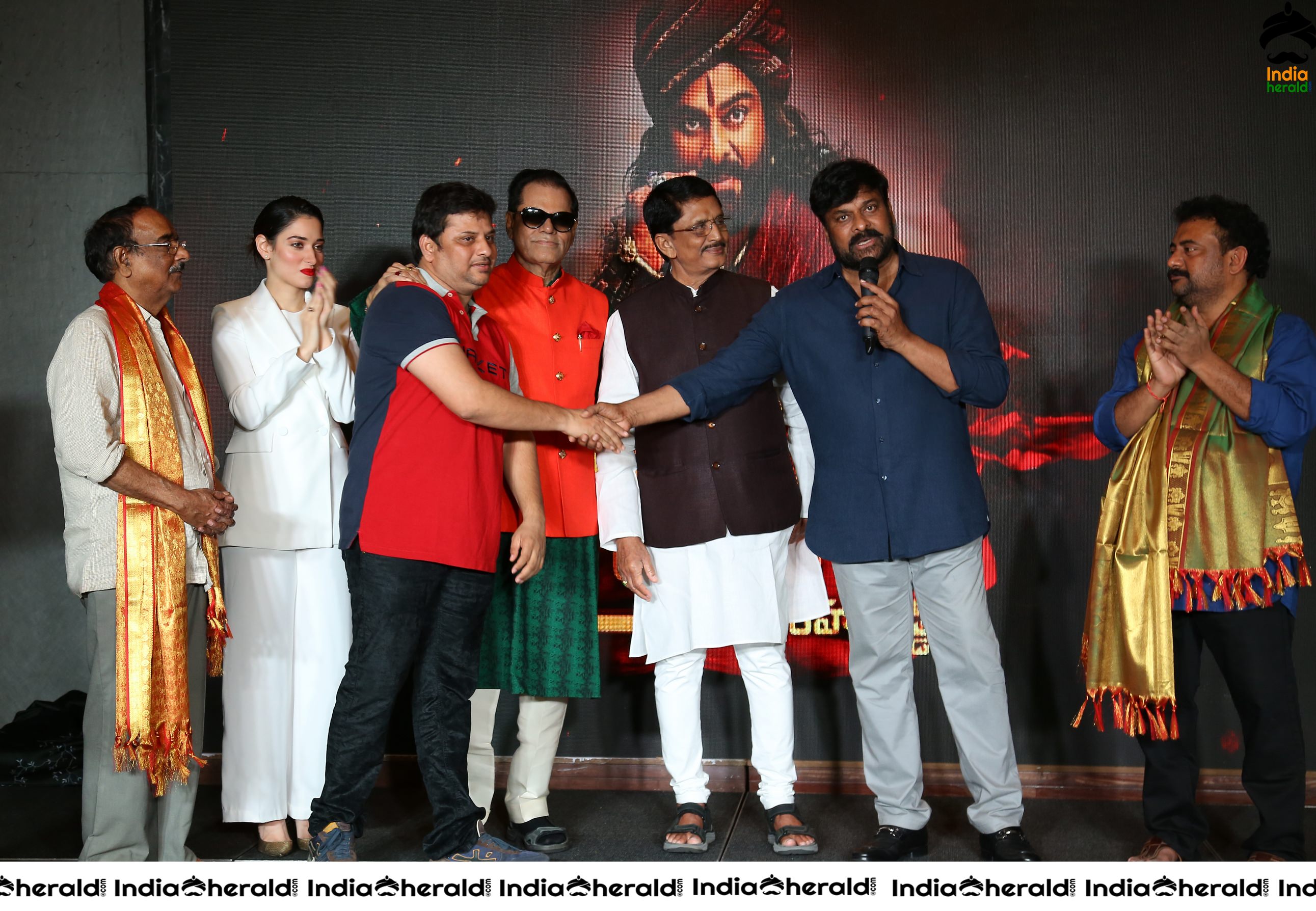 T Subbirami Reddy felicitates Sye Raa Team and hails Chiranjeevi Set 5