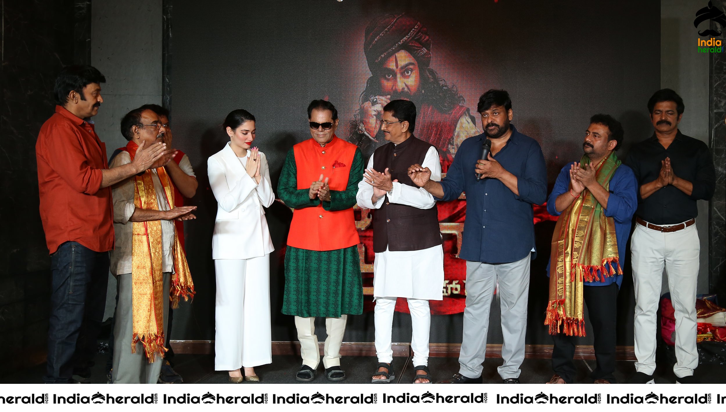 T Subbirami Reddy felicitates Sye Raa Team and hails Chiranjeevi Set 5