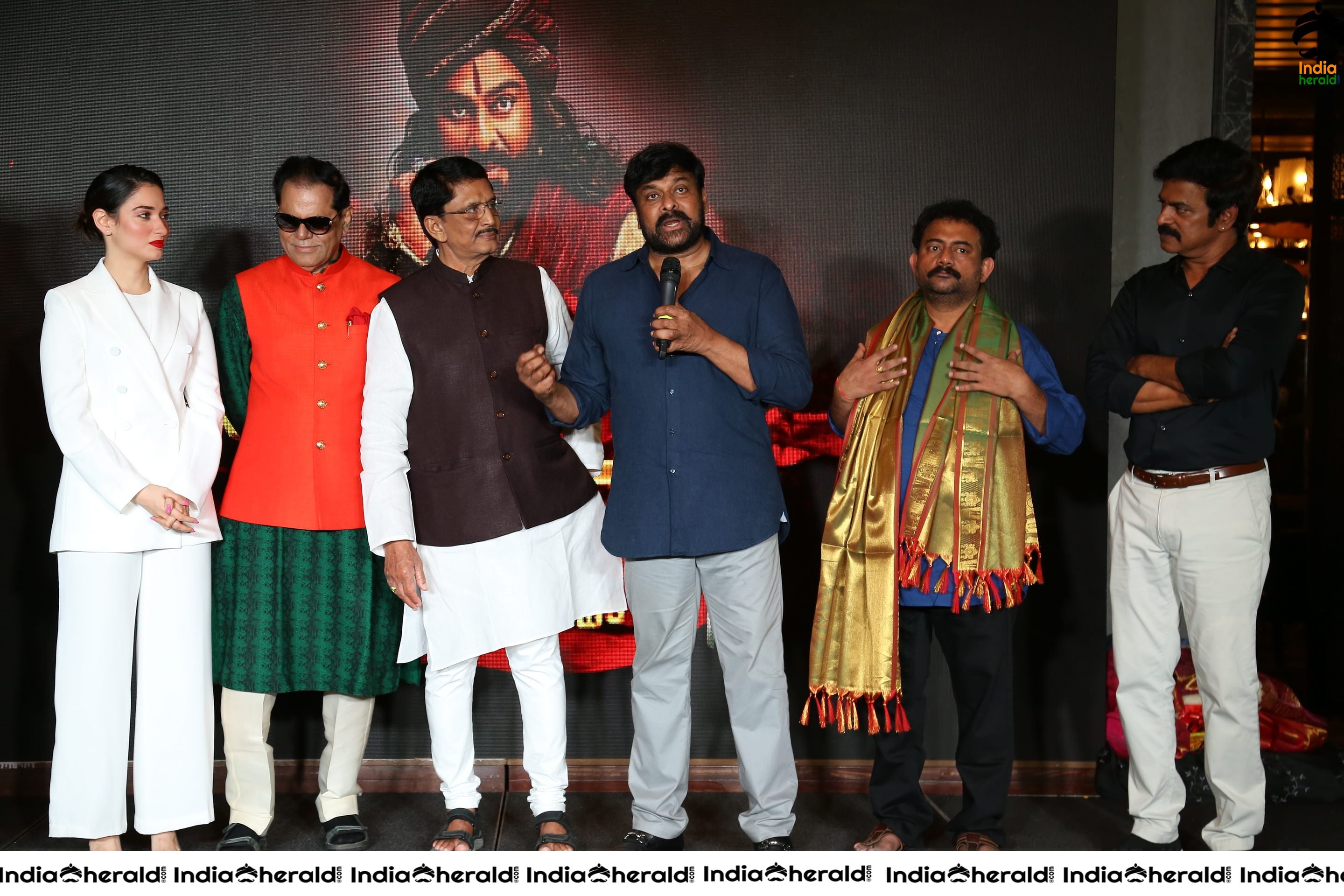 T Subbirami Reddy felicitates Sye Raa Team and hails Chiranjeevi Set 5