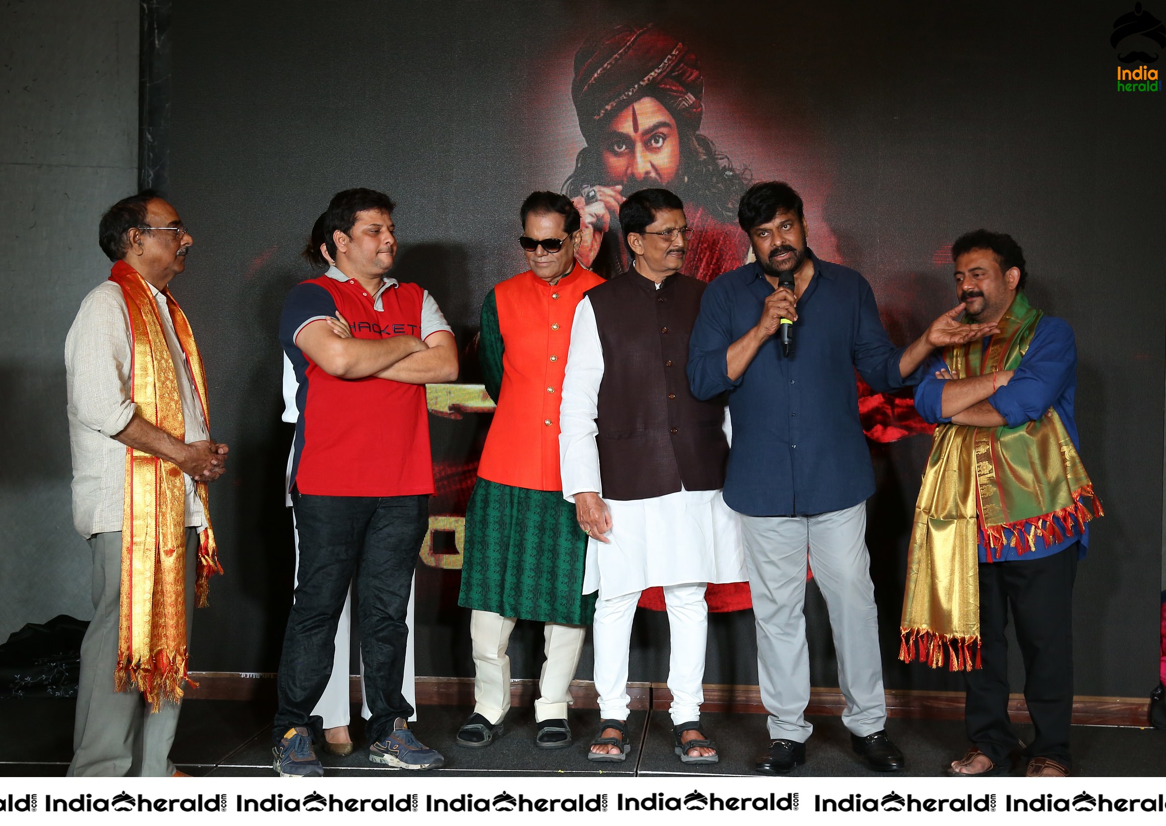 T Subbirami Reddy felicitates Sye Raa Team and hails Chiranjeevi Set 5