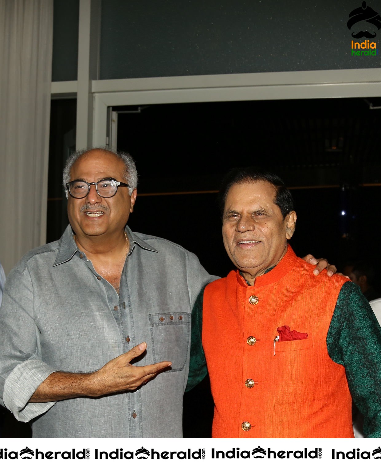 T Subbirami Teddy Felicitates Sye Raa Team And Hails Chiranjeevi Set 1