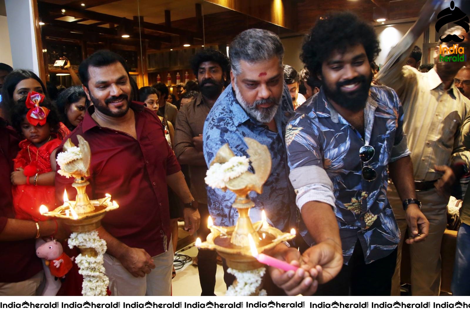 The Grand Opening of i Face Hairdressing Studio Set 2