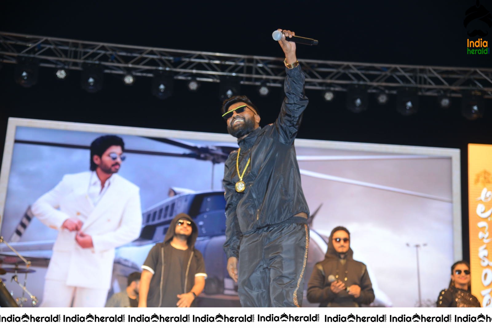 Unseen Candid Clicks from AV Success Event Set 10