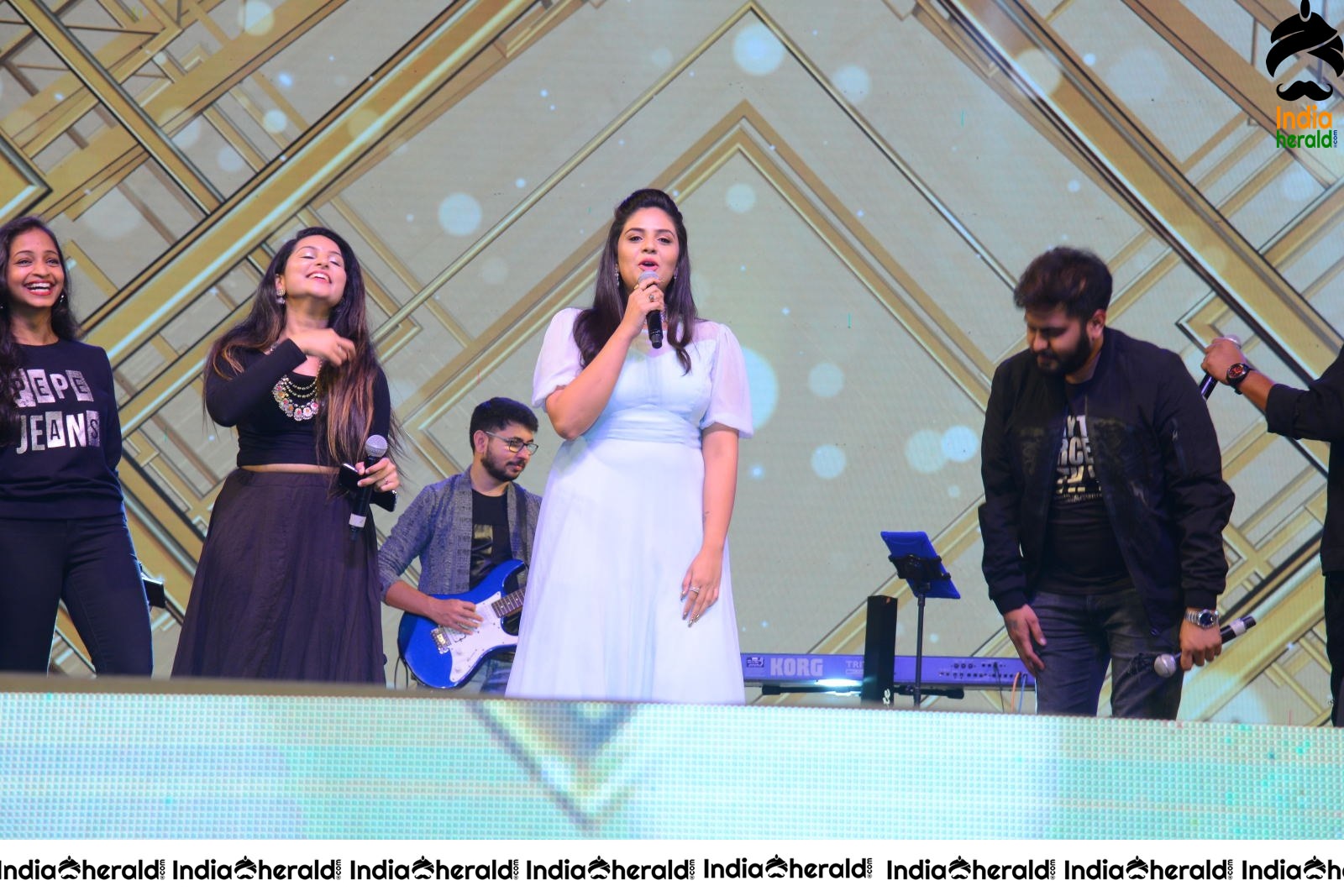 Unseen Candid Clicks from AV Success Event Set 6