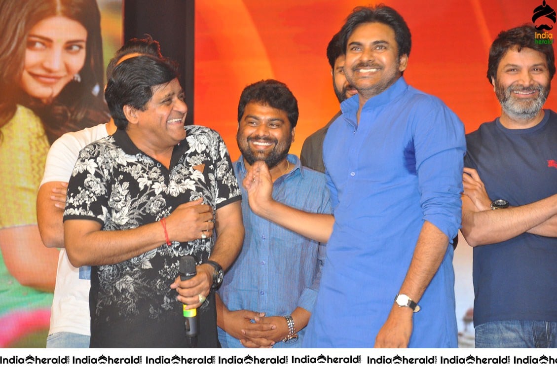 Unseen Happy Throwback Photos of Katamarayudu Event Set 1