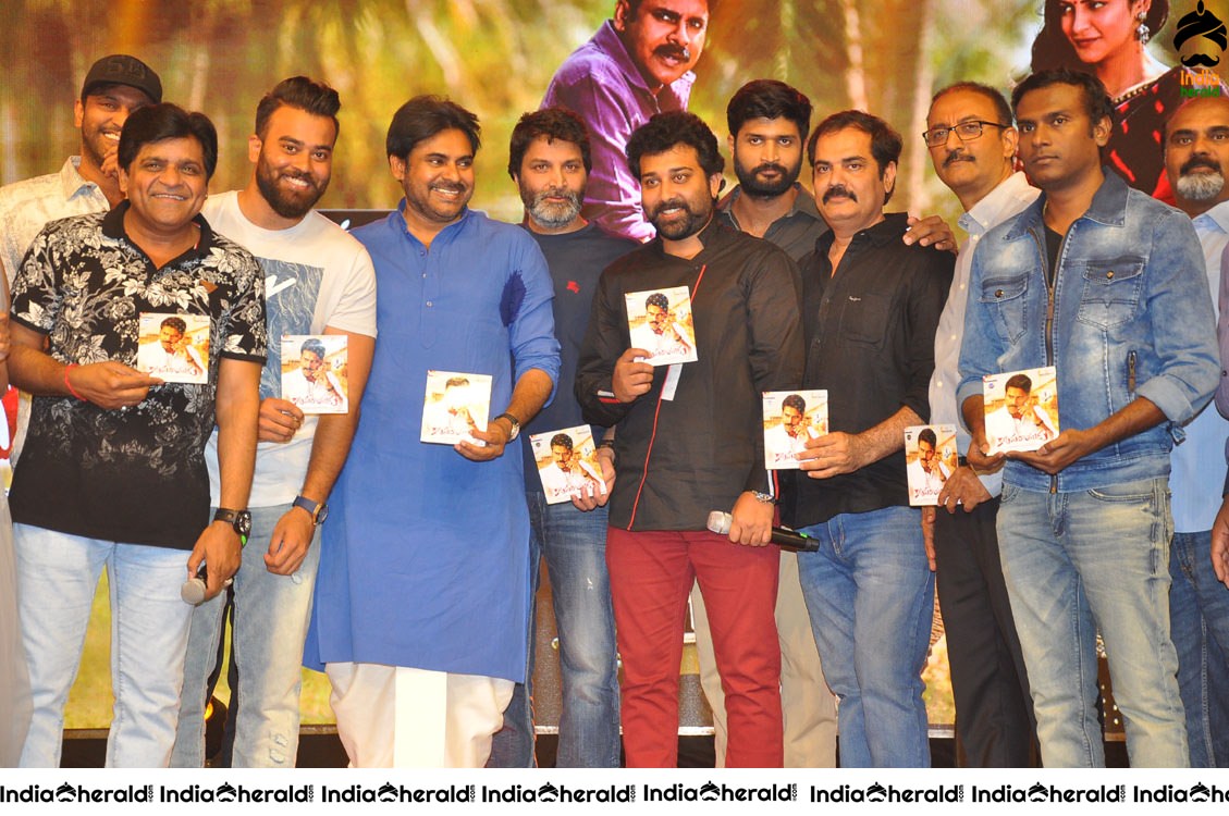 Unseen Happy Throwback Photos of Katamarayudu Event Set 3