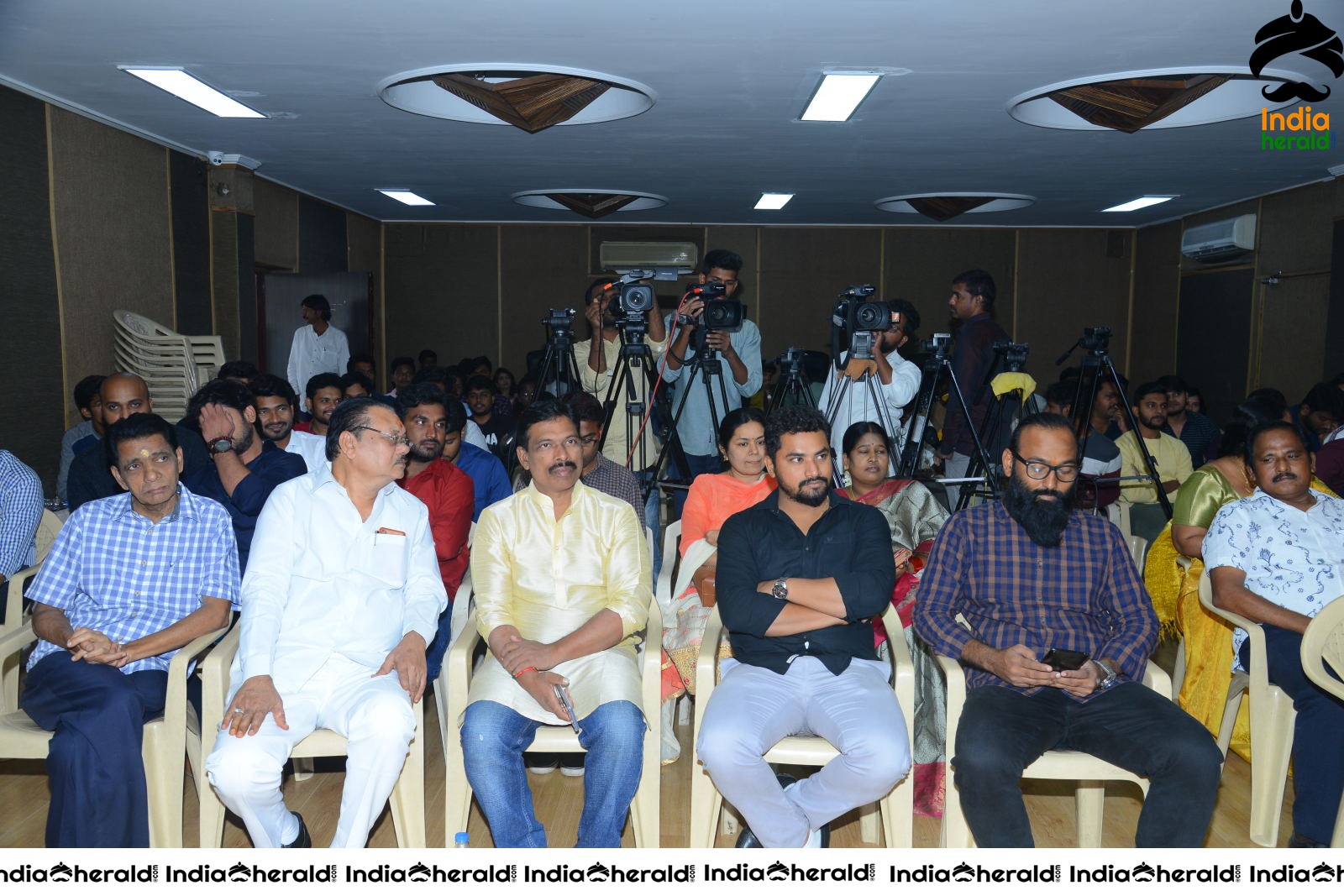 Uttj Mayukha Film Acting School Press meet Set 1