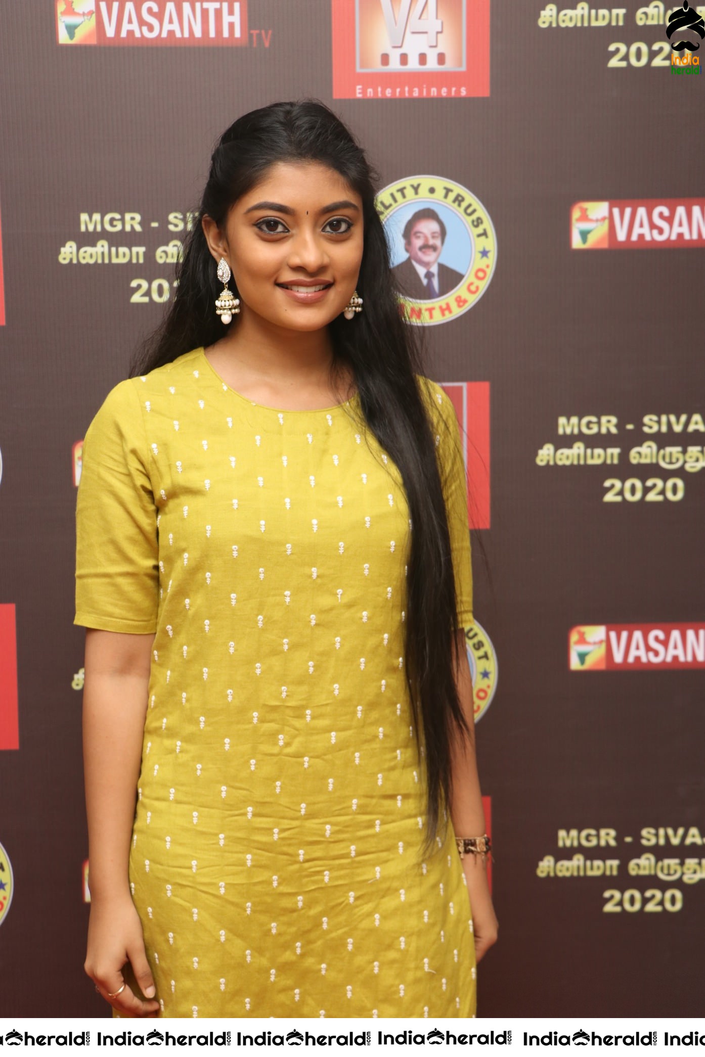 V4 MGR Sivaji Award Show Event Photos Set 1