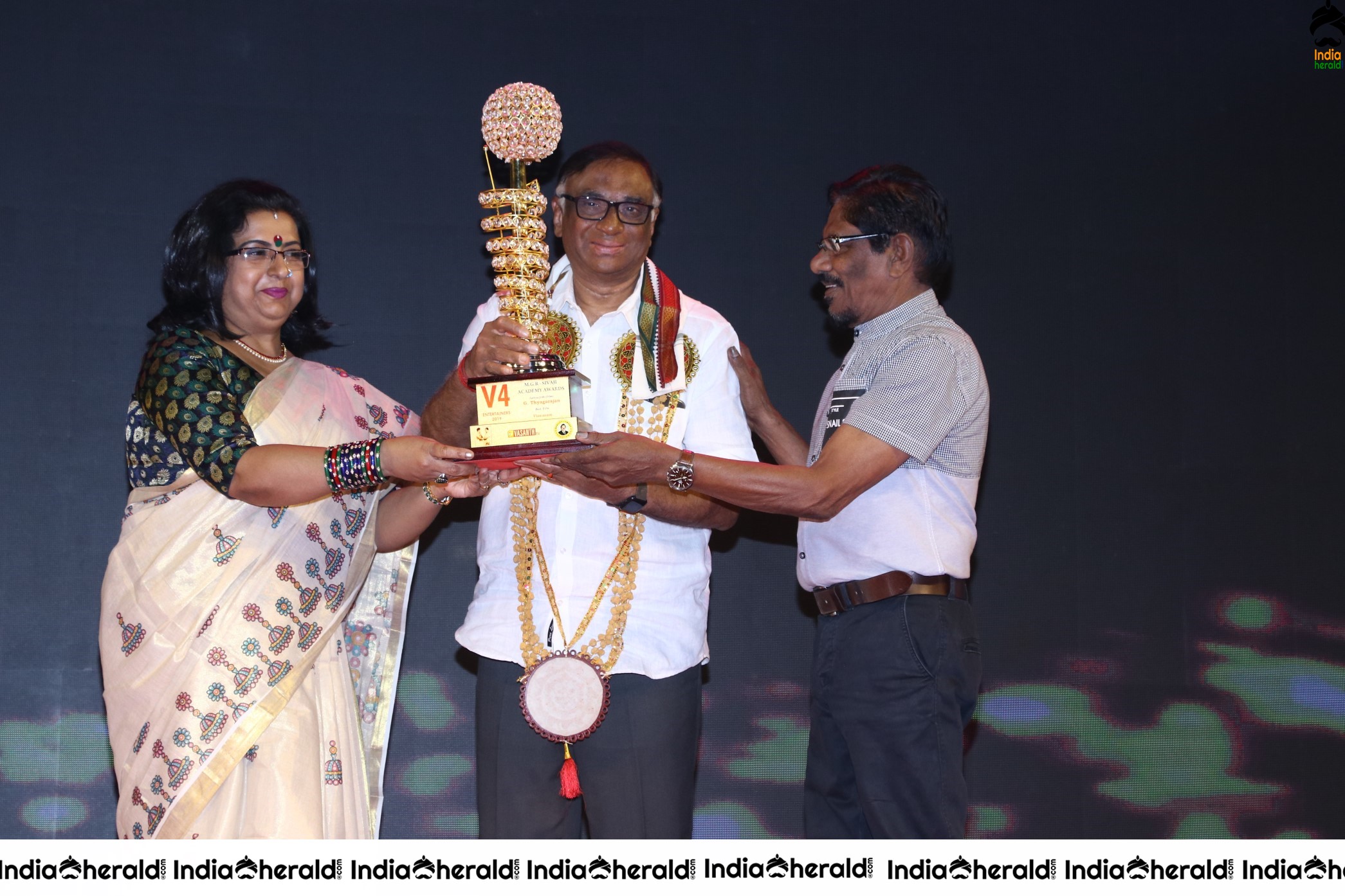 V4Entertainers Presents Mgr SivajiAcademy Awards Stills Set 2
