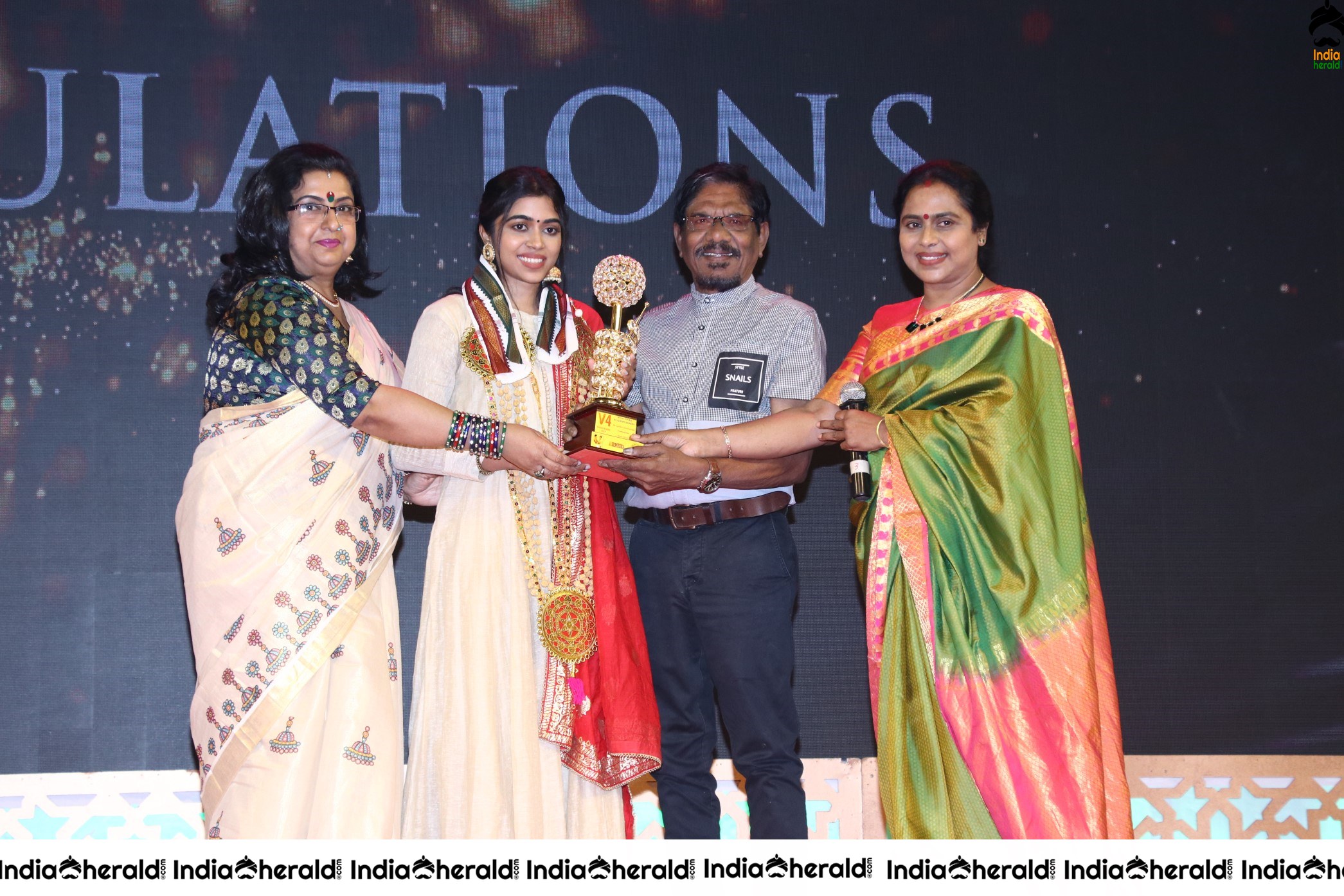 V4Entertainers Presents Mgr SivajiAcademy Awards Stills Set 2