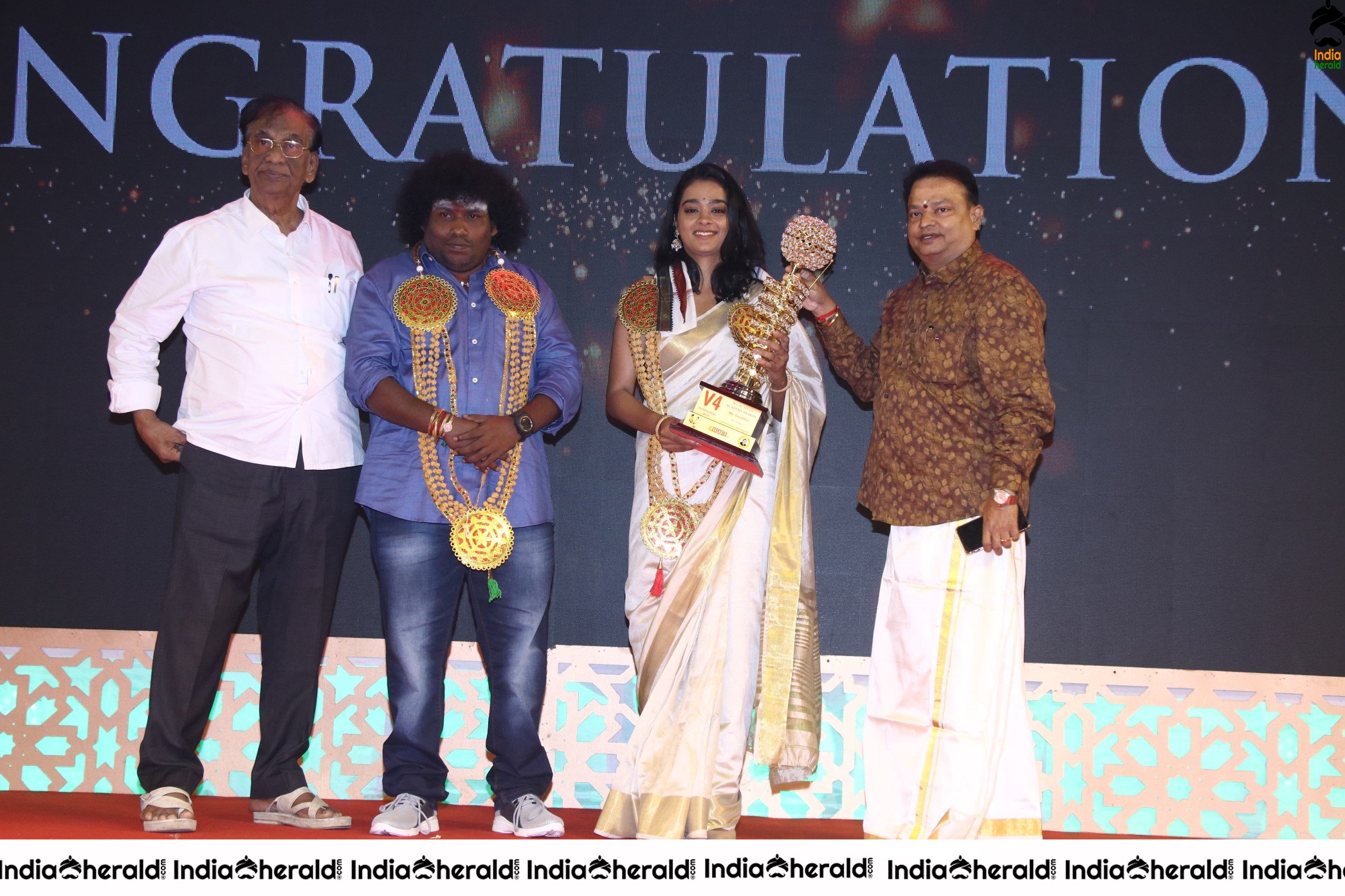 V4Entertainers Presents Mgr SivajiAcademy Awards Stills Set 4