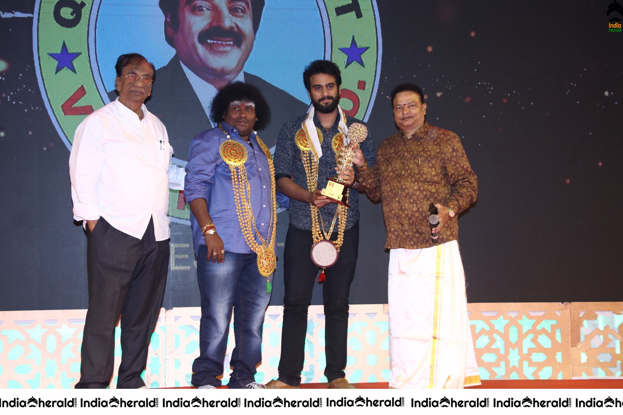 V4Entertainers Presents Mgr SivajiAcademy Awards Stills Set 4