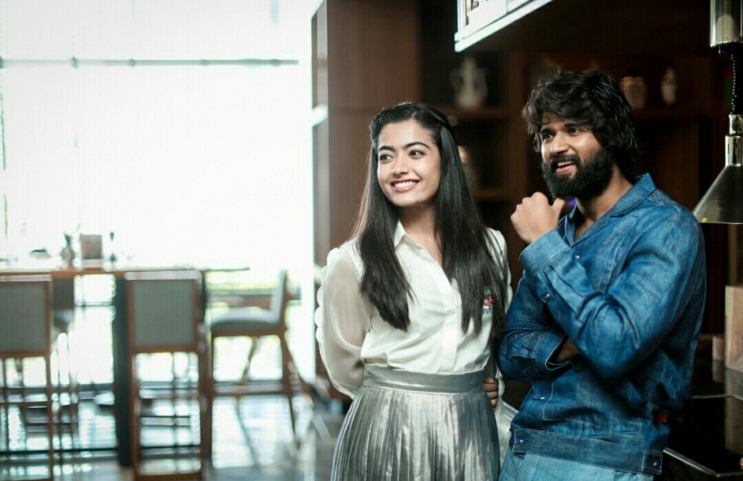 Vijay Deverakonda And Rashmika At The Promotions Of Dear Comrade Set 1