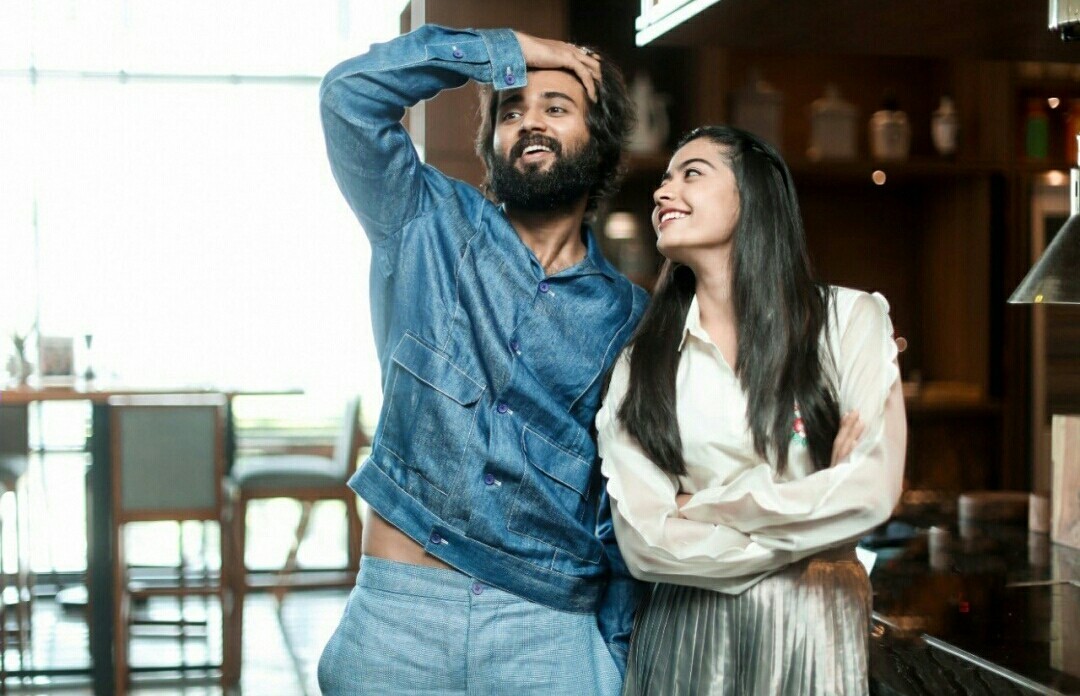 Vijay Deverakonda And Rashmika At The Promotions Of Dear Comrade Set 1