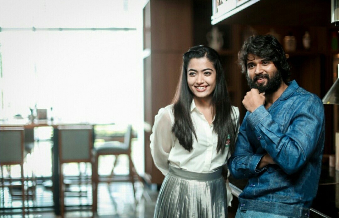 Vijay Deverakonda And Rashmika At The Promotions Of Dear Comrade Set 1