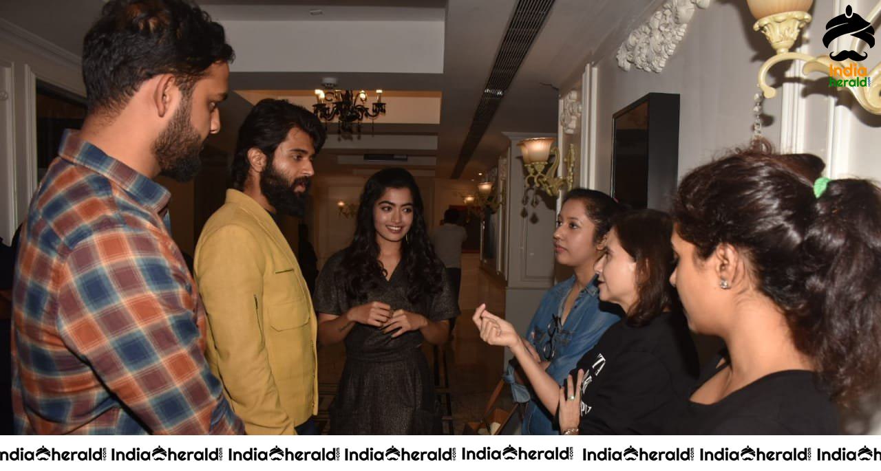 Vijay Deverakonda And Rashmika Mandanna Interacting With Fans At Mumbai During Dear Comrade Screening