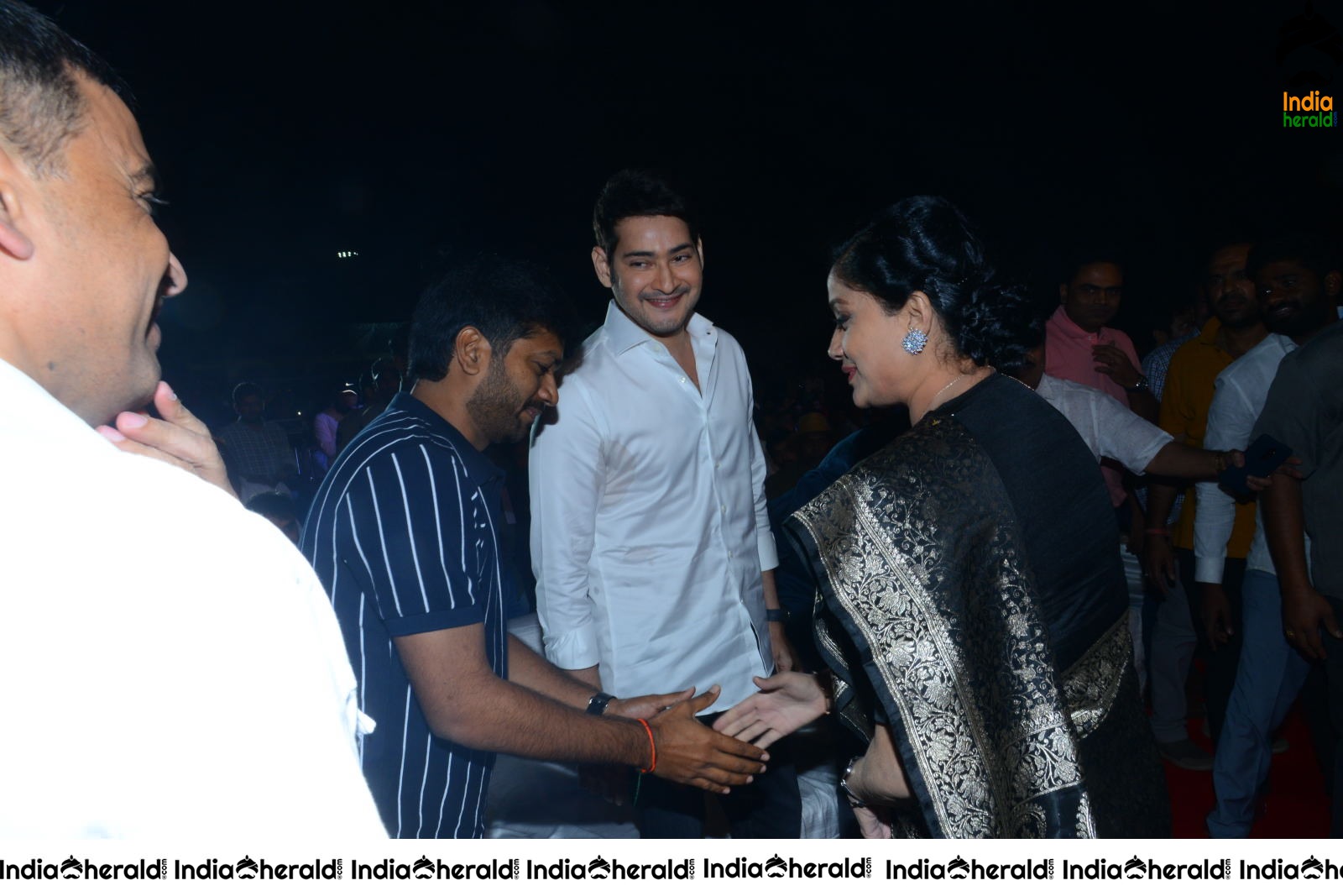 Vijayashanthi and Mahesh Babu have a happy chit chat during Sarileru Neekevvaru event