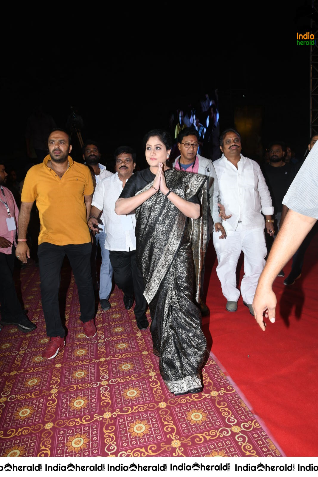 Vijayashanthi Mass entry at Sarileru Neekevvaru event Set 1