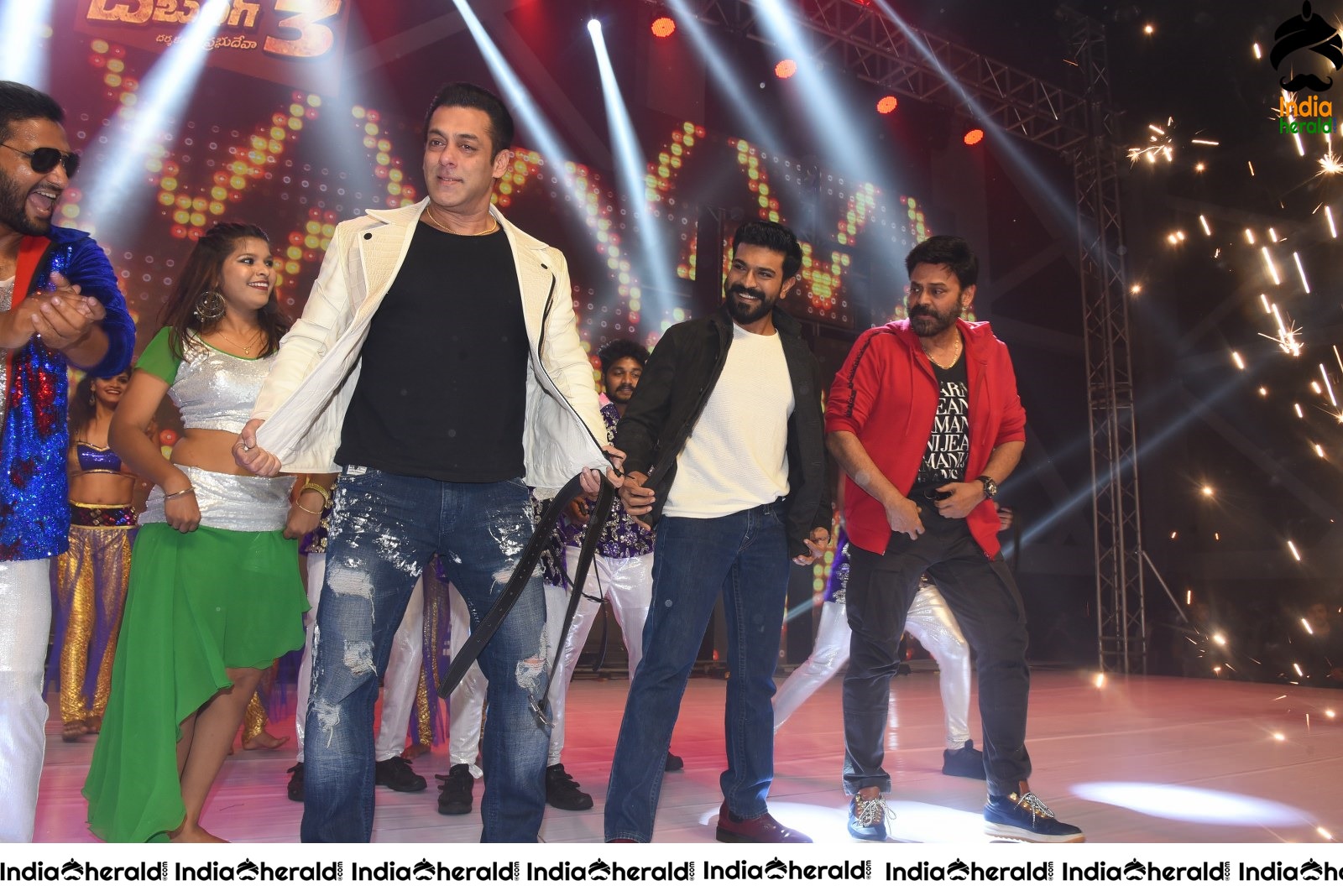 When Salman danced along with Tollywood Top Stars at Dabangg Event Set 1