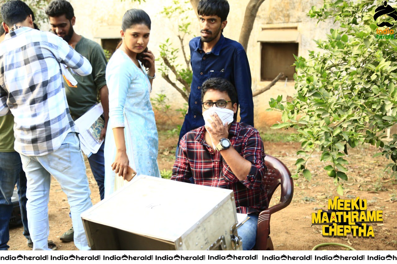 Working stills of Meeku Maathrame Cheptha Set 2