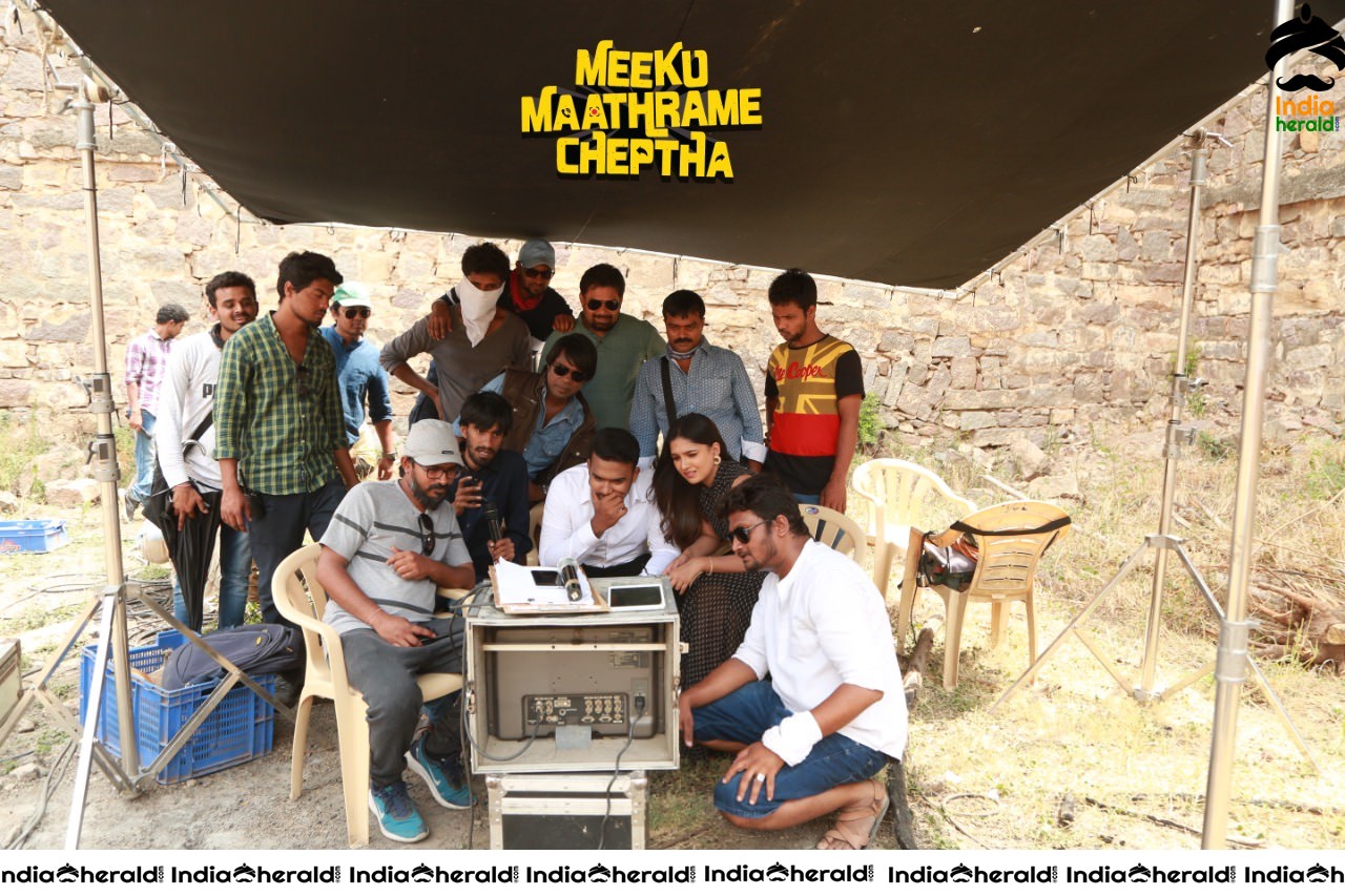 Working stills of Meeku Maathrame Cheptha Set 2